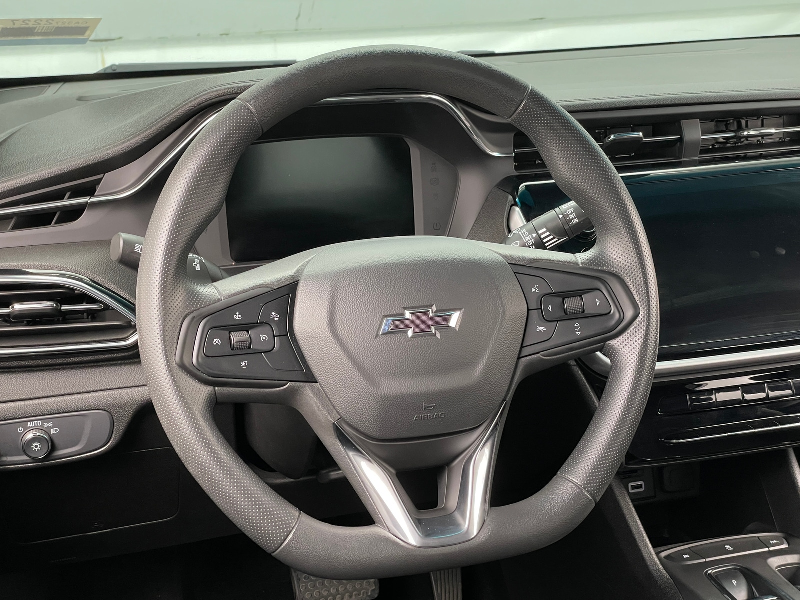 Thumbnail: 2022 Chevrolet Bolt EV - 5