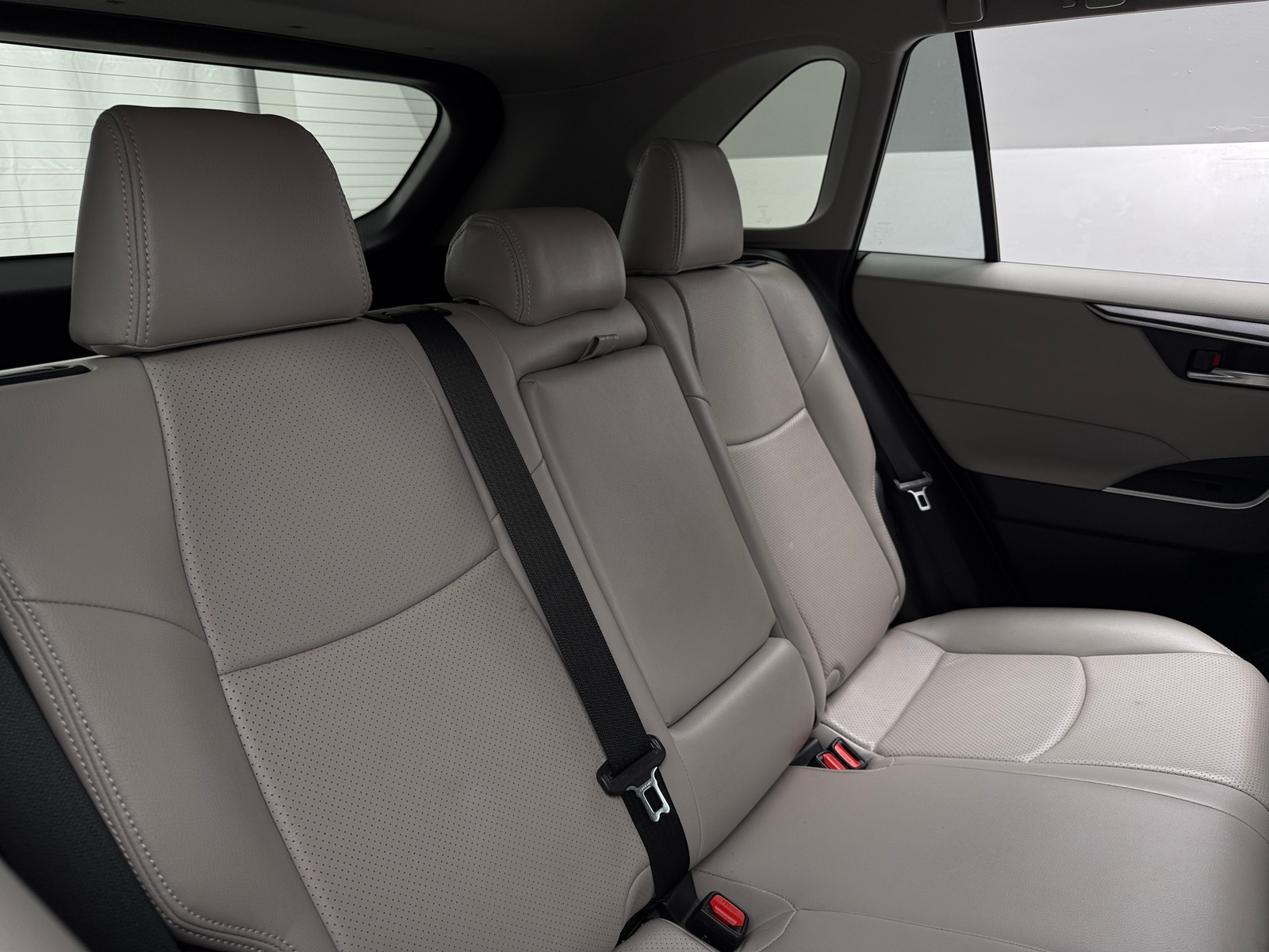 Thumbnail: 2021 Toyota RAV4 - 6