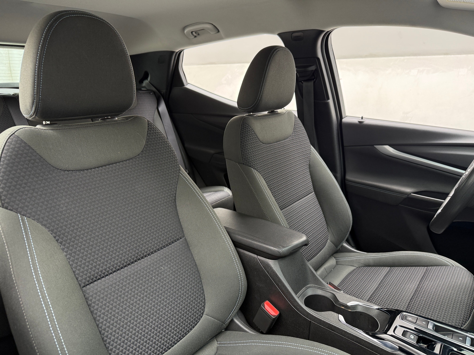 Thumbnail: 2023 Chevrolet Bolt EUV - 2