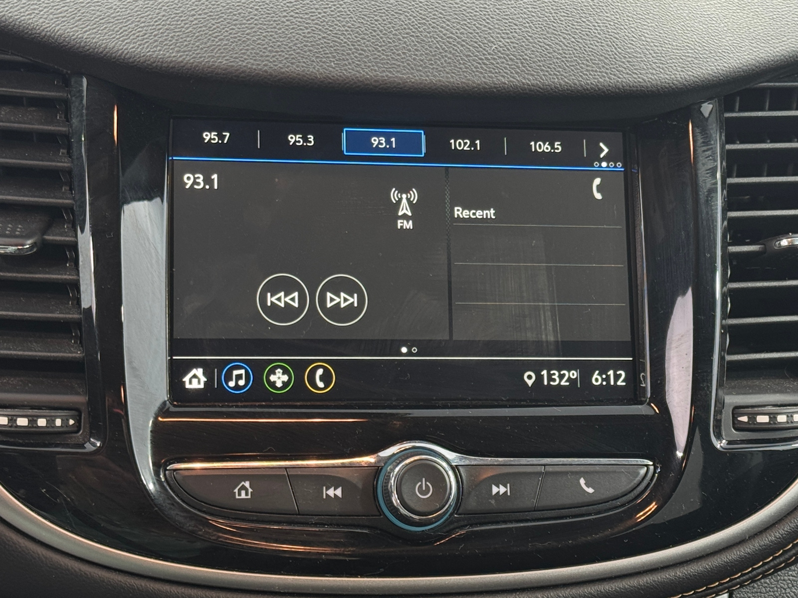 Thumbnail: 2019 Chevrolet Trax - 4