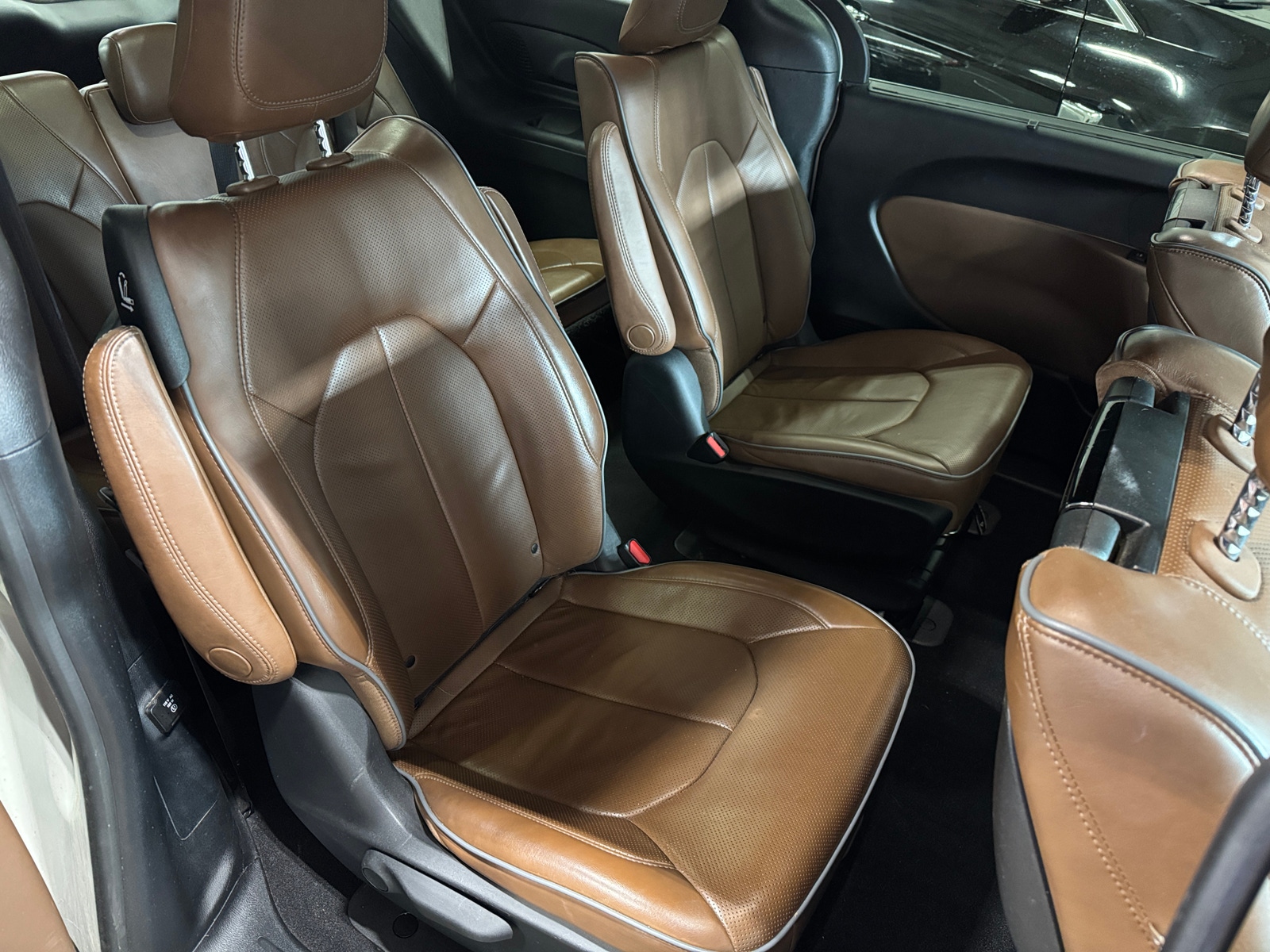 Thumbnail: 2021 Chrysler Pacifica - 5