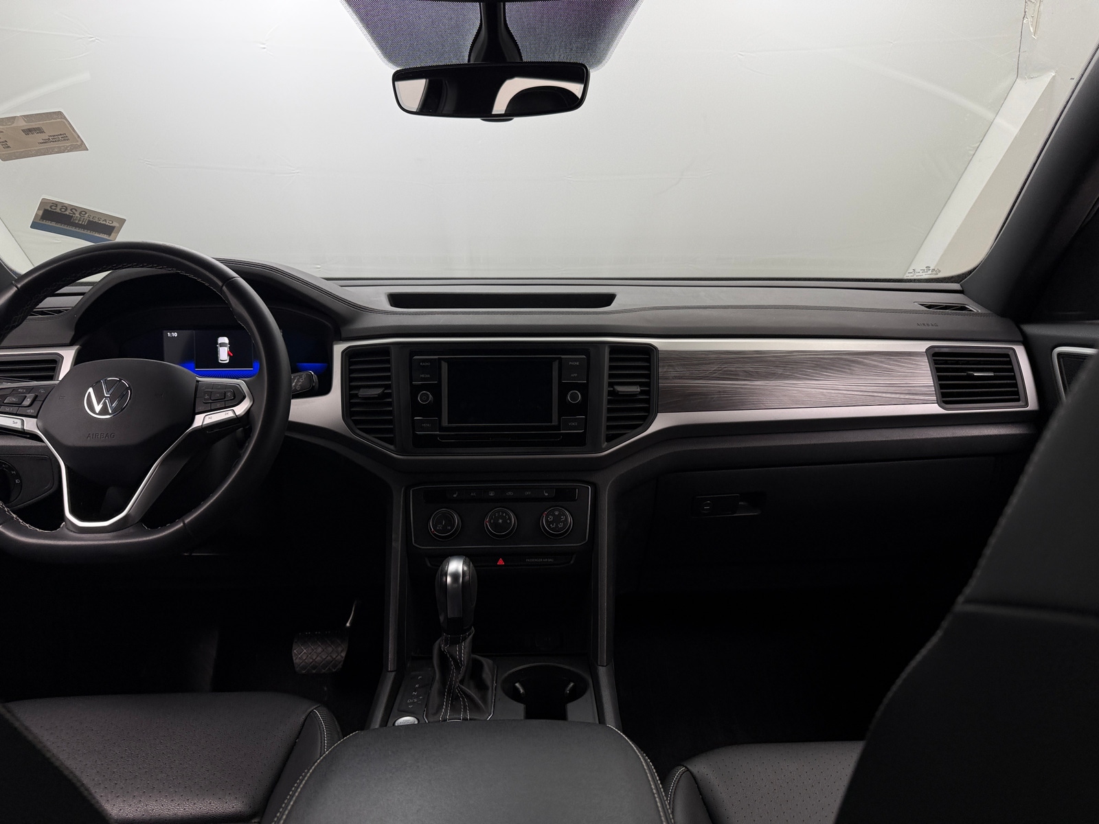 Thumbnail: 2023 Volkswagen Atlas - 3