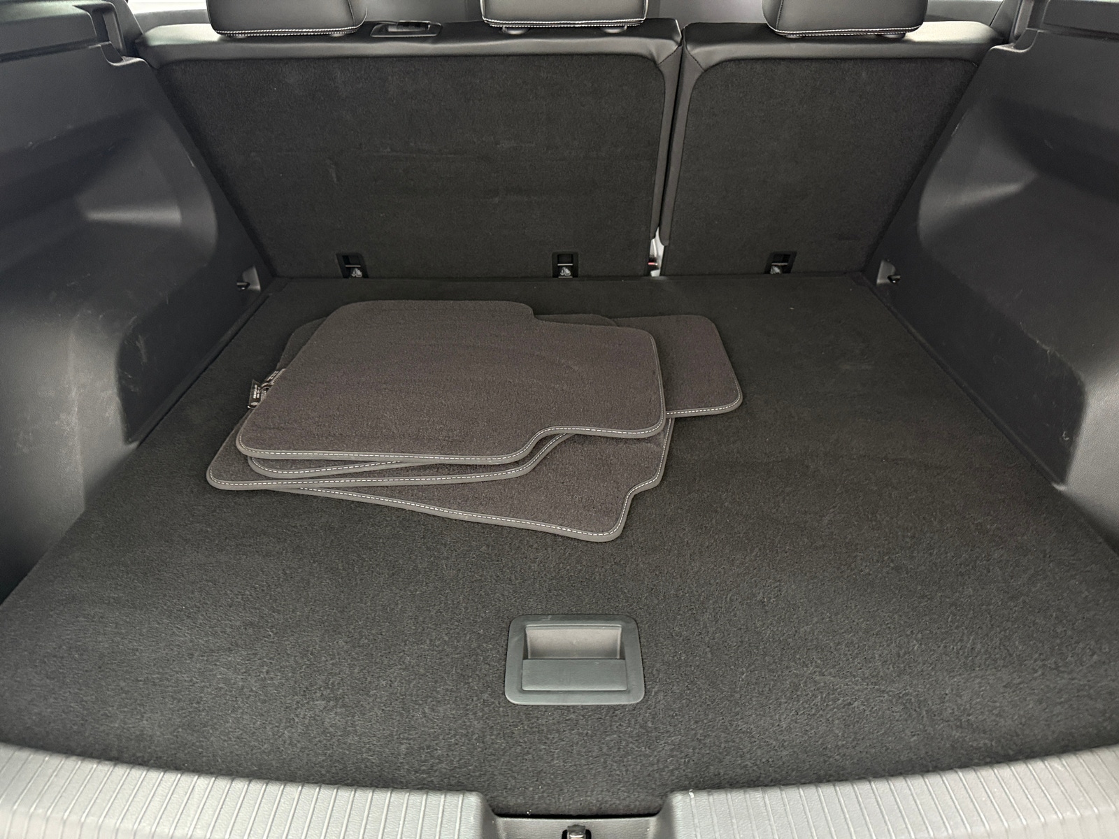 Thumbnail: 2023 Volkswagen Atlas - 7