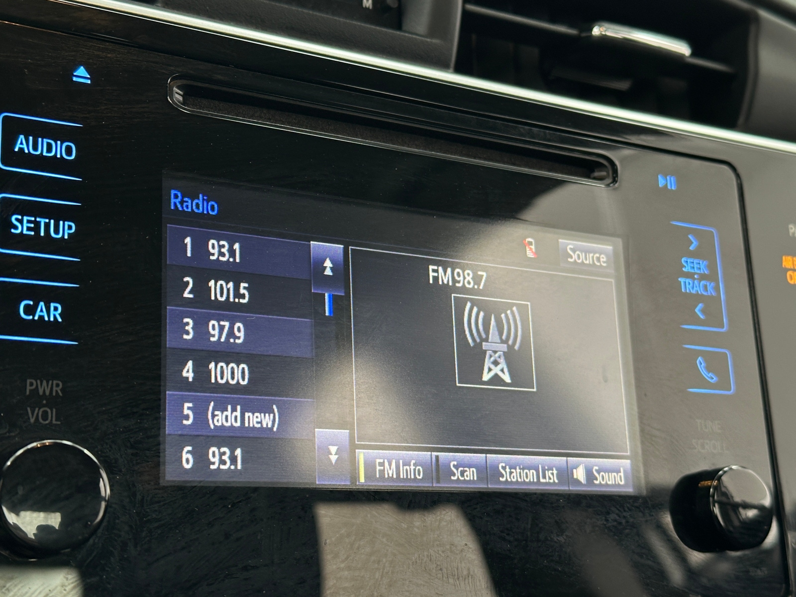 Thumbnail: 2017 Toyota Corolla - 4