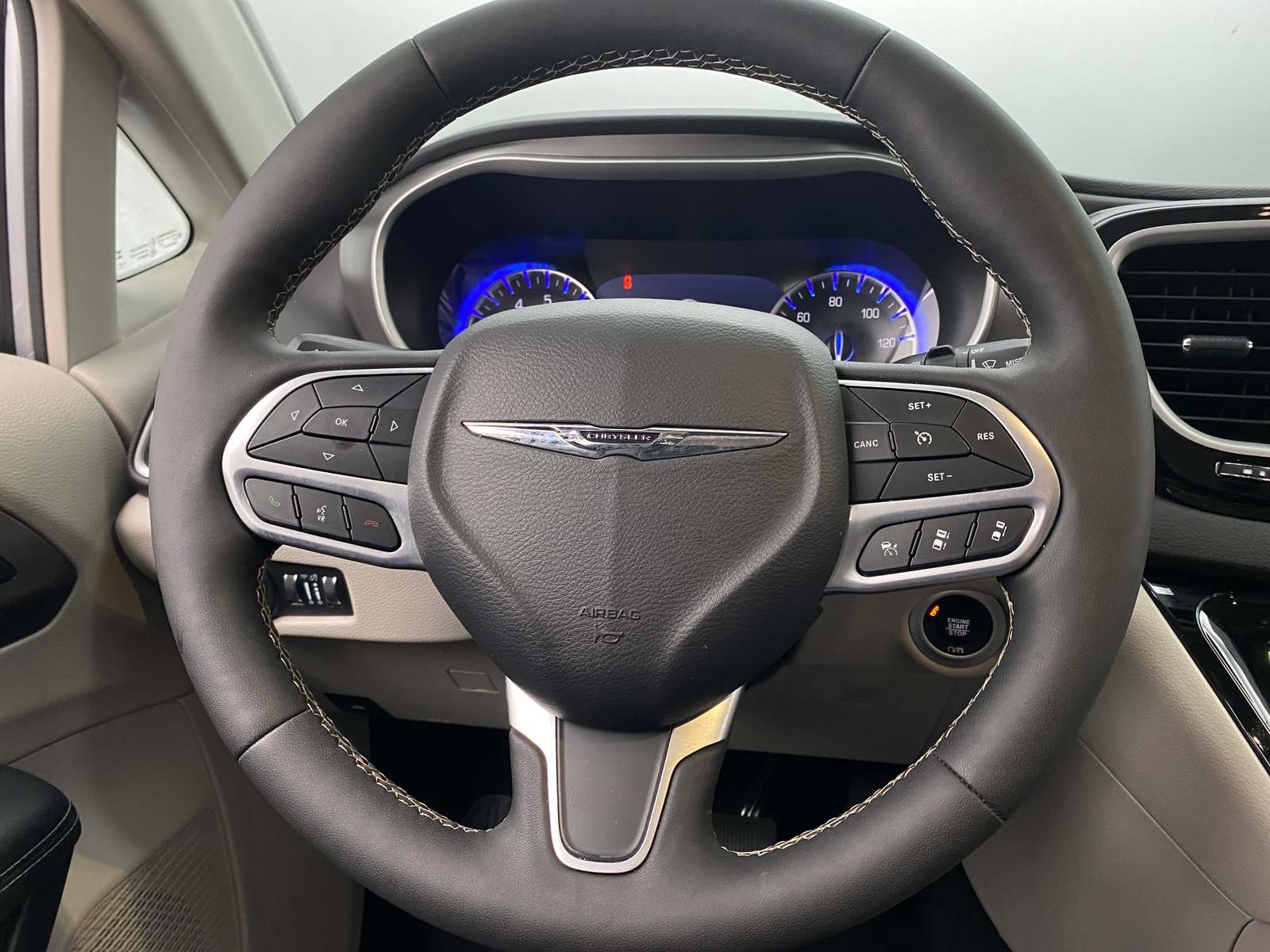 Thumbnail: 2024 Chrysler Pacifica - 4