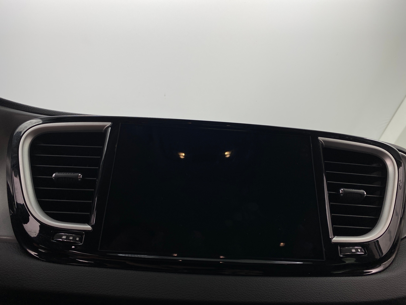 Thumbnail: 2024 Chrysler Pacifica - 3