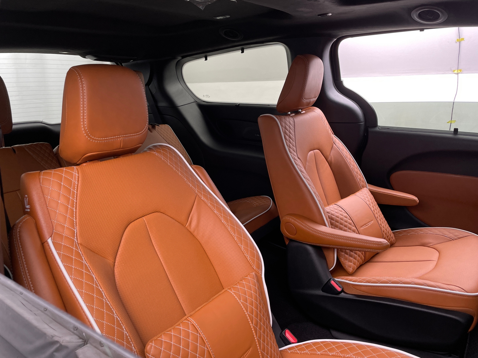 Thumbnail: 2026 Chrysler Pacifica - 5