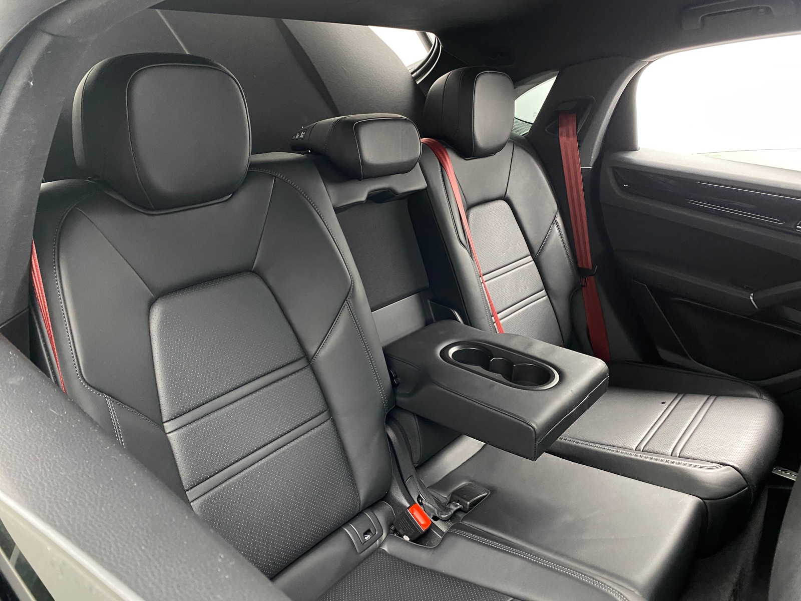 Thumbnail: 2021 Porsche  - 5