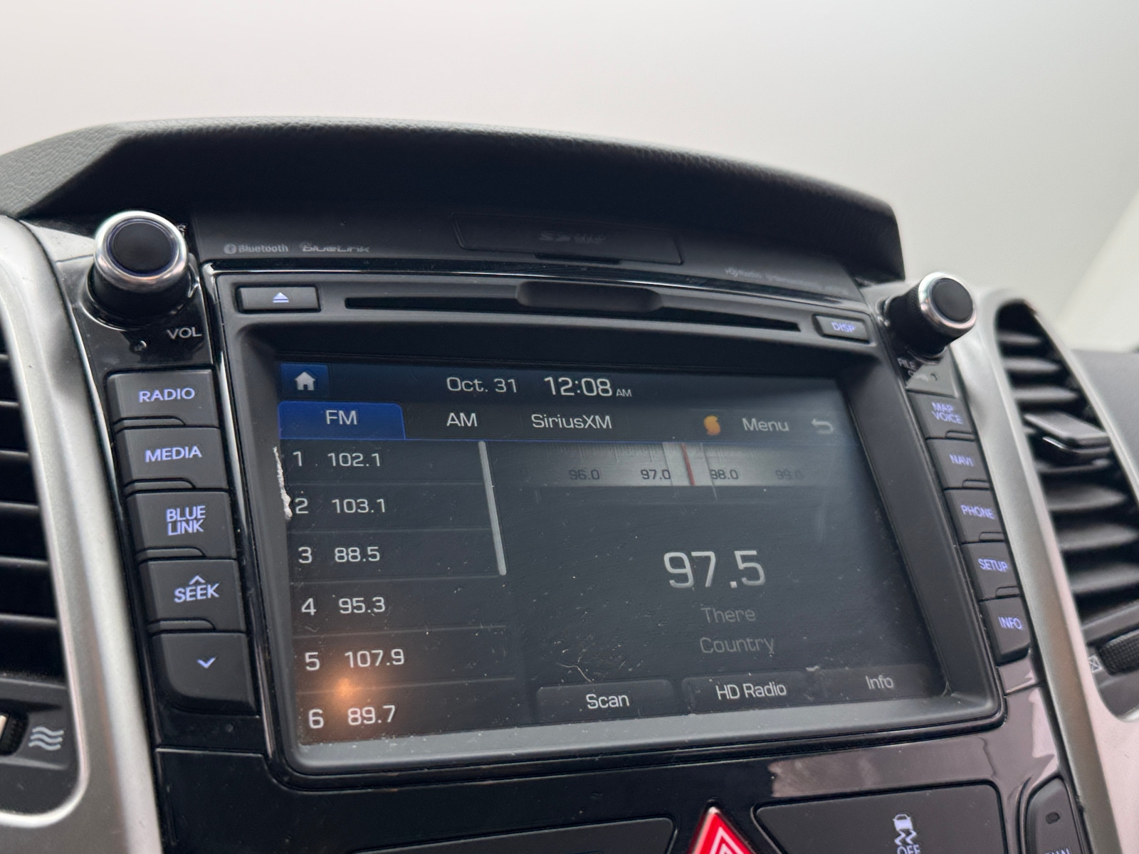 Thumbnail: 2016 Hyundai Elantra - 3