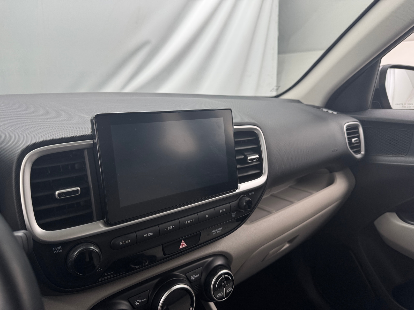 Thumbnail: 2023 Hyundai Venue - 4