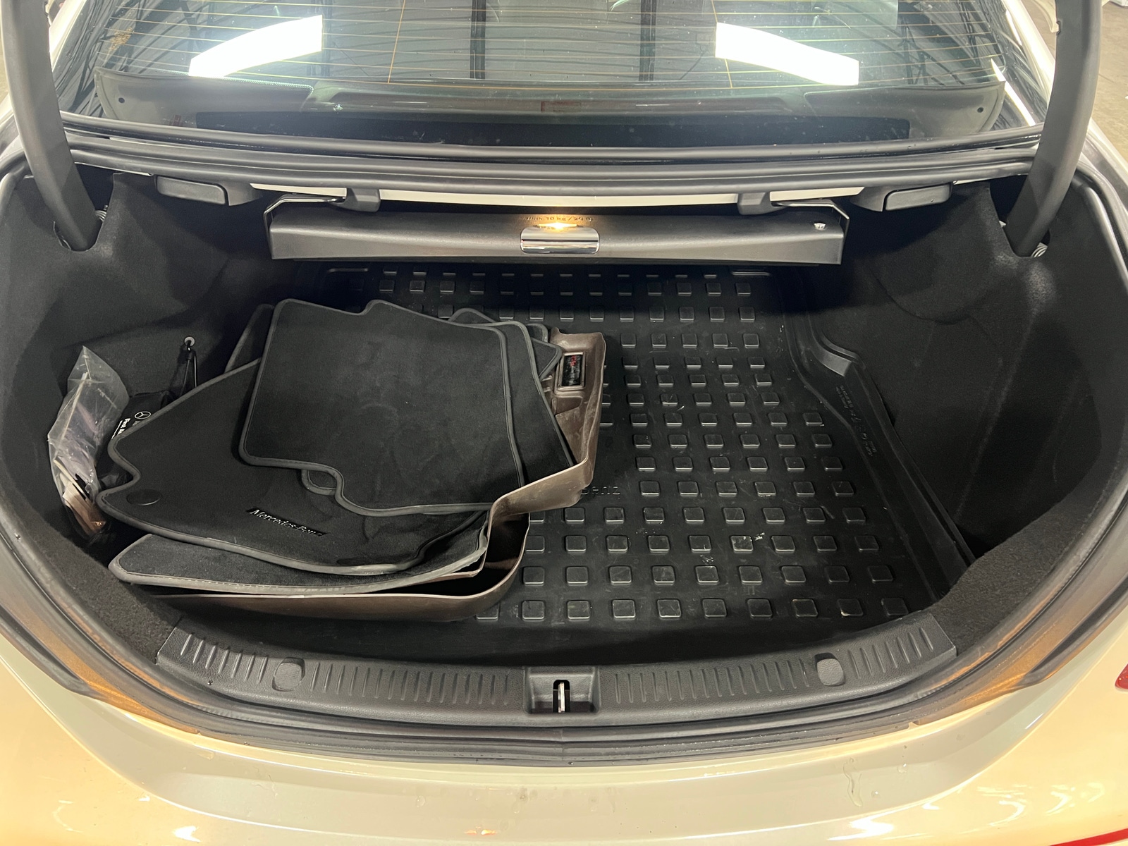 Thumbnail: 2017 Mercedes-Benz E-Class - 6