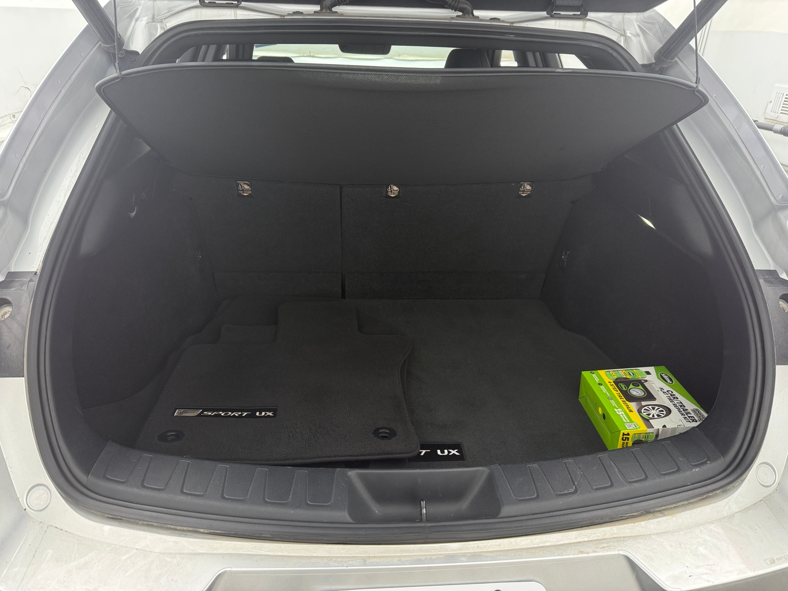 Thumbnail: 2019 Lexus UX - 6