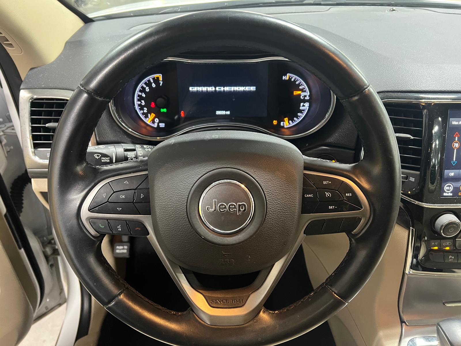 Thumbnail: 2022 Jeep Grand Cherokee - 5