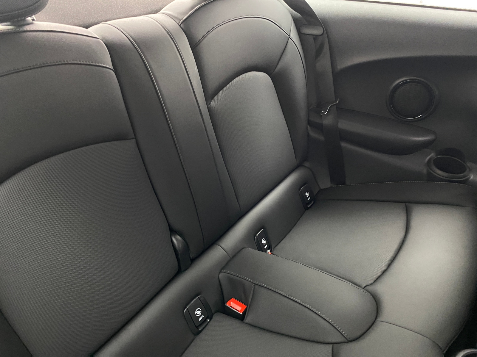 Thumbnail: 2022 MINI Cooper Hardtop - 5