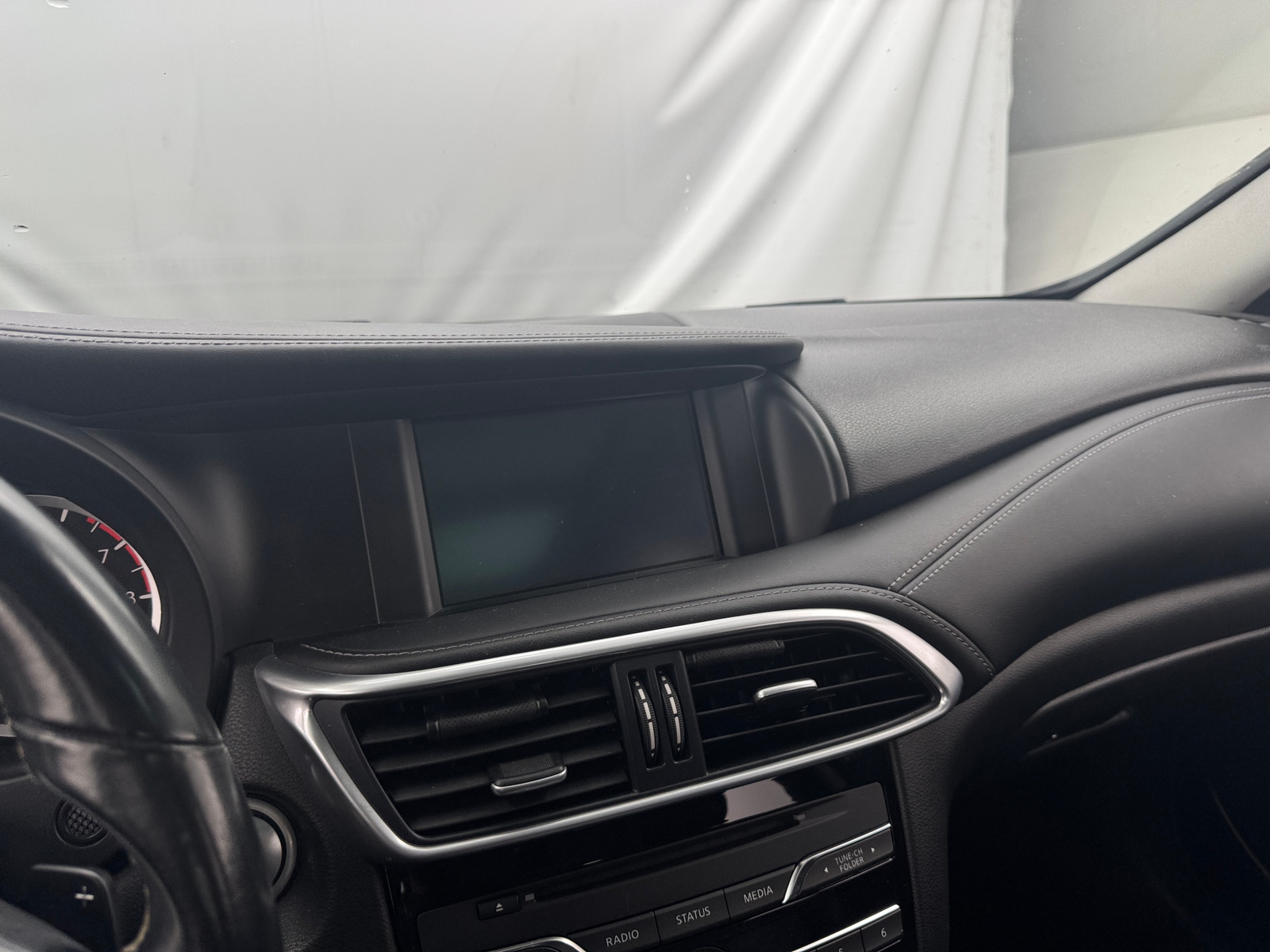 Thumbnail: 2018 INFINITI QX30 - 3