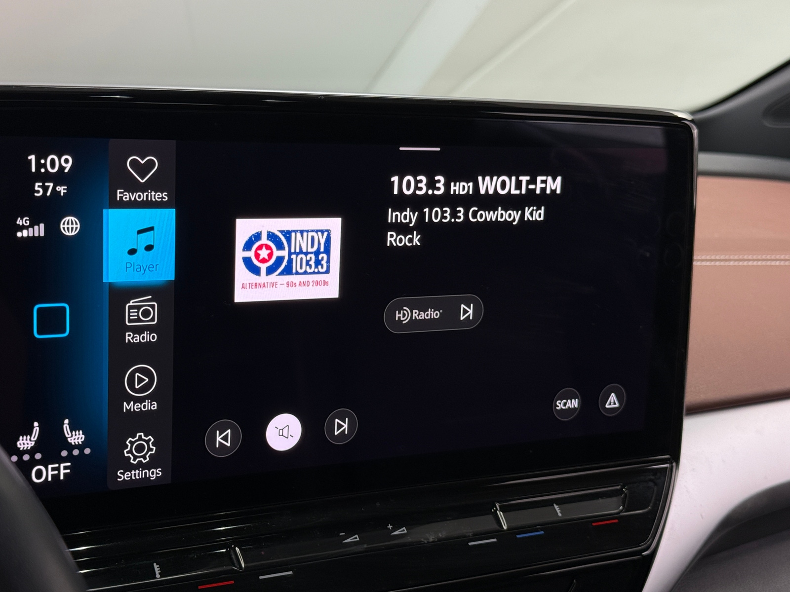 Thumbnail: 2021 Volkswagen ID.4 - 3