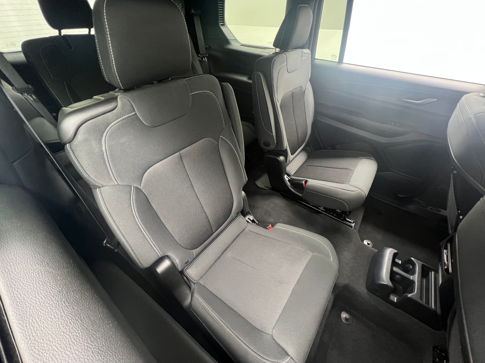 Thumbnail: 2024 Jeep Grand Cherokee L - 6