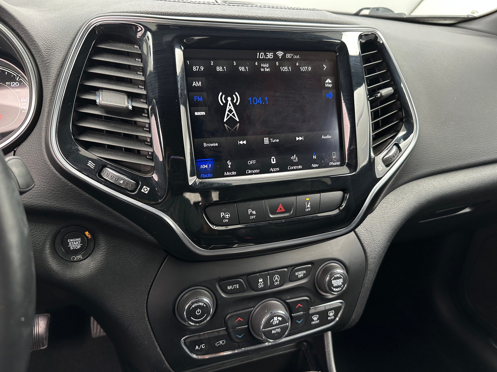 Thumbnail: 2019 Jeep Cherokee - 3