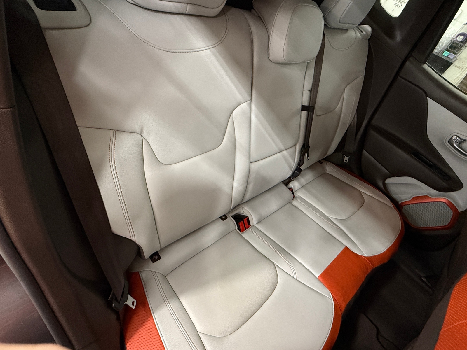 Thumbnail: 2016 Jeep Renegade - 5