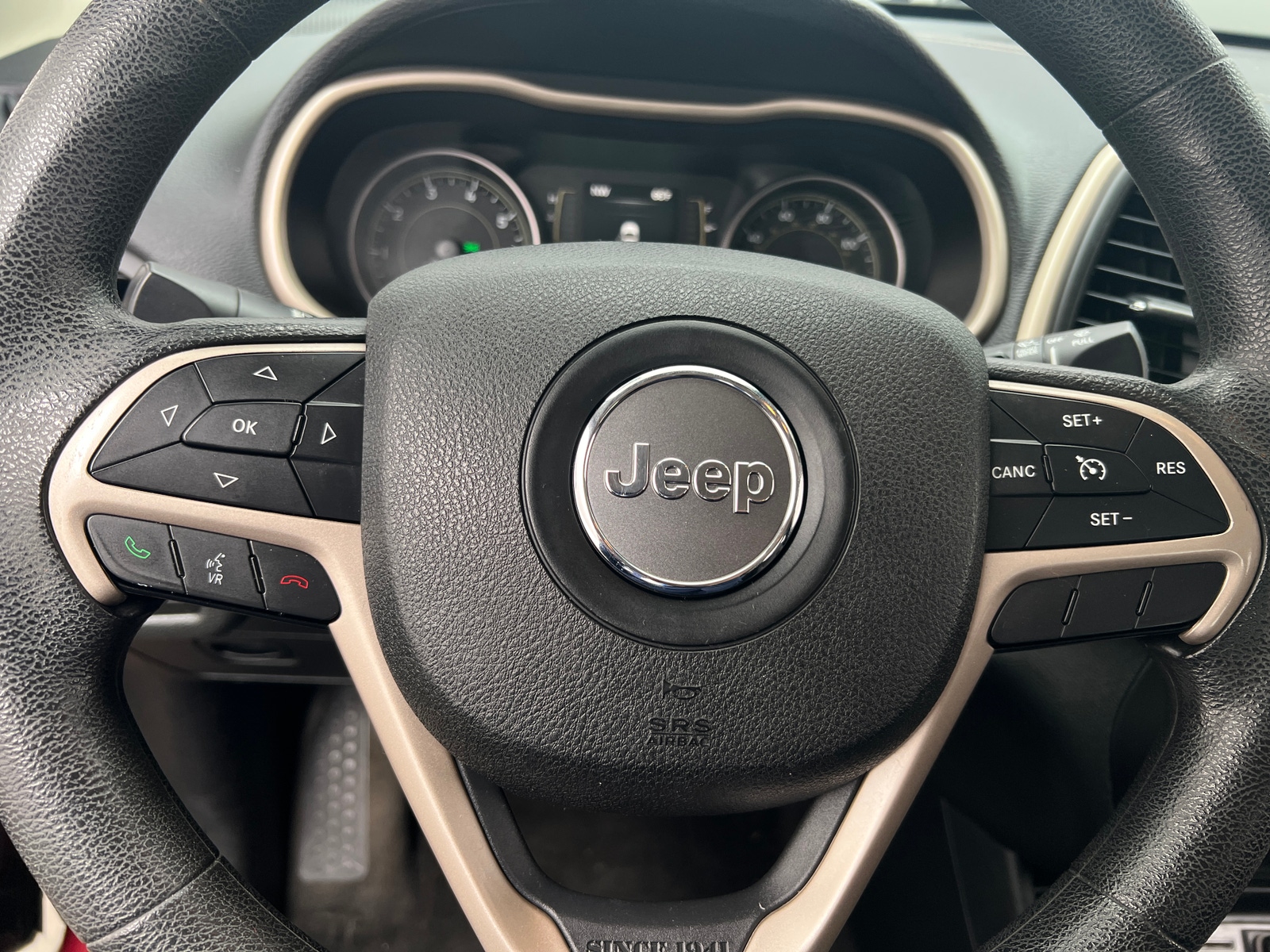 Thumbnail: 2015 Jeep Cherokee - 5