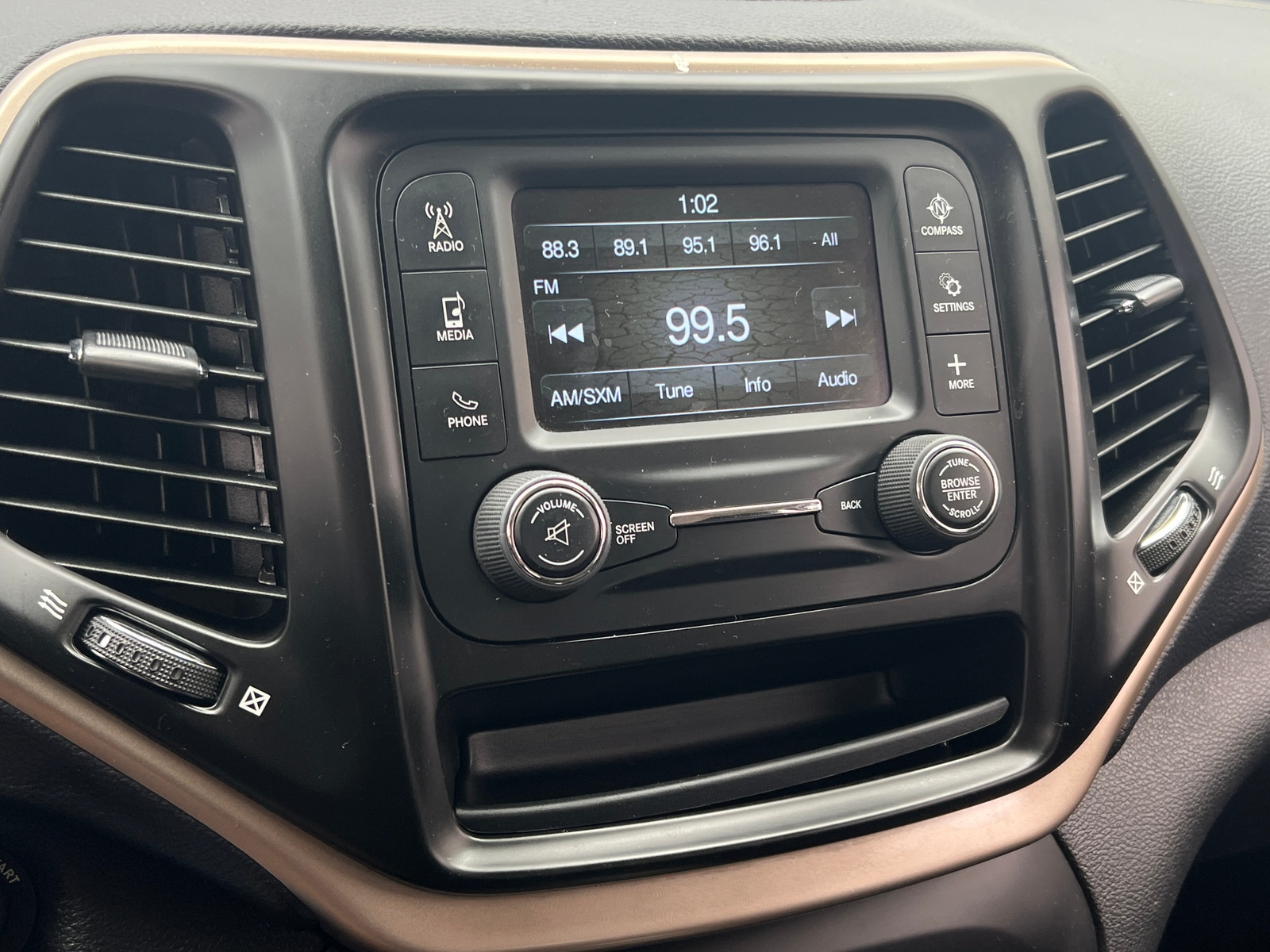 Thumbnail: 2015 Jeep Cherokee - 4