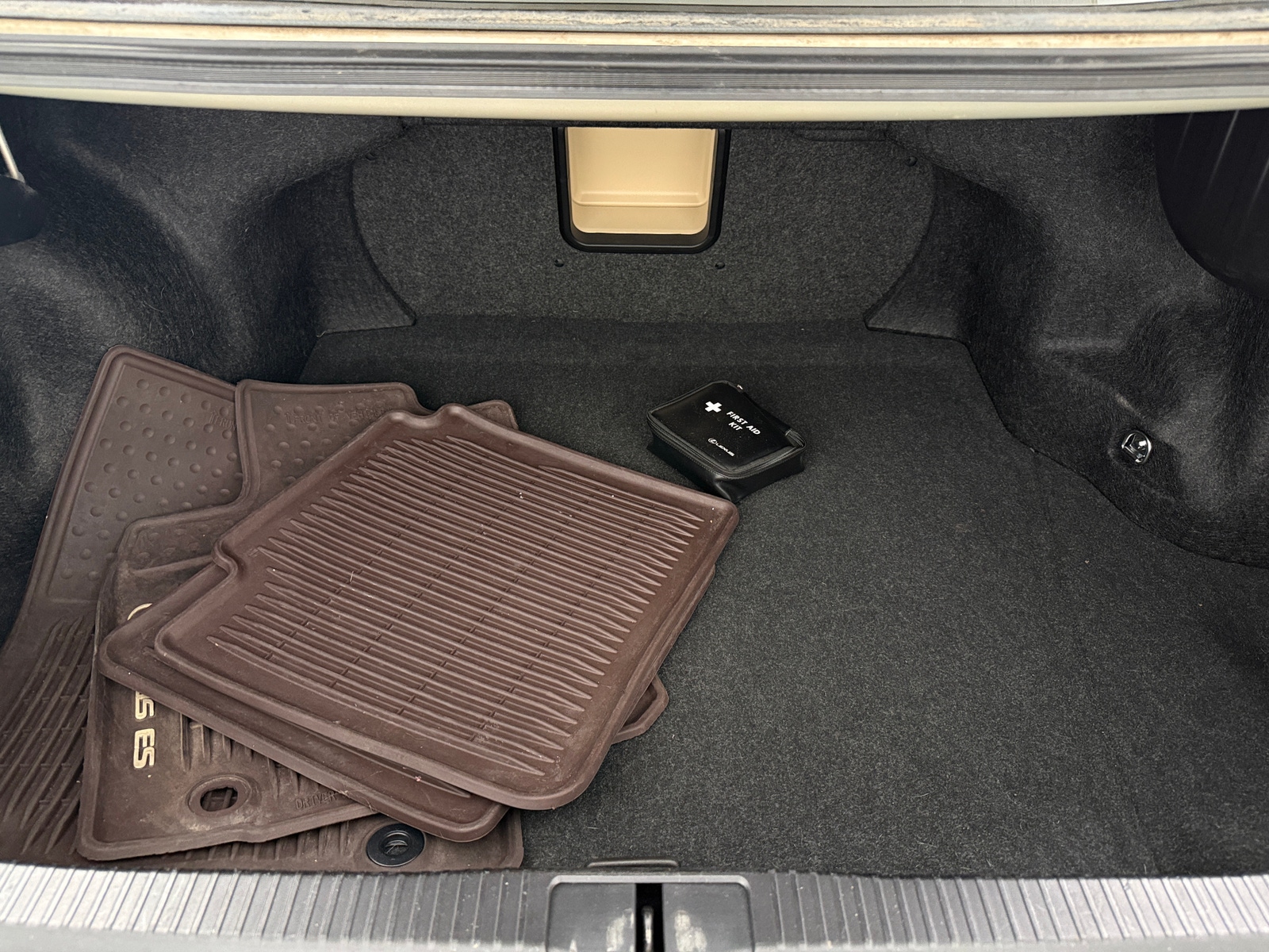 Thumbnail: 2016 Lexus ES - 6