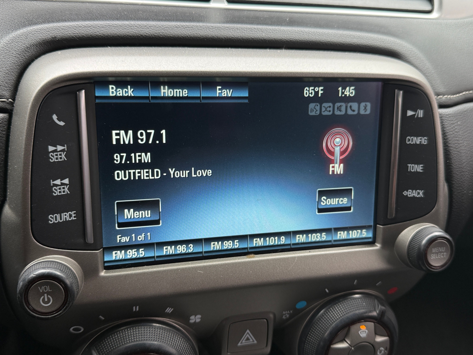 Thumbnail: 2015 Chevrolet Camaro - 3