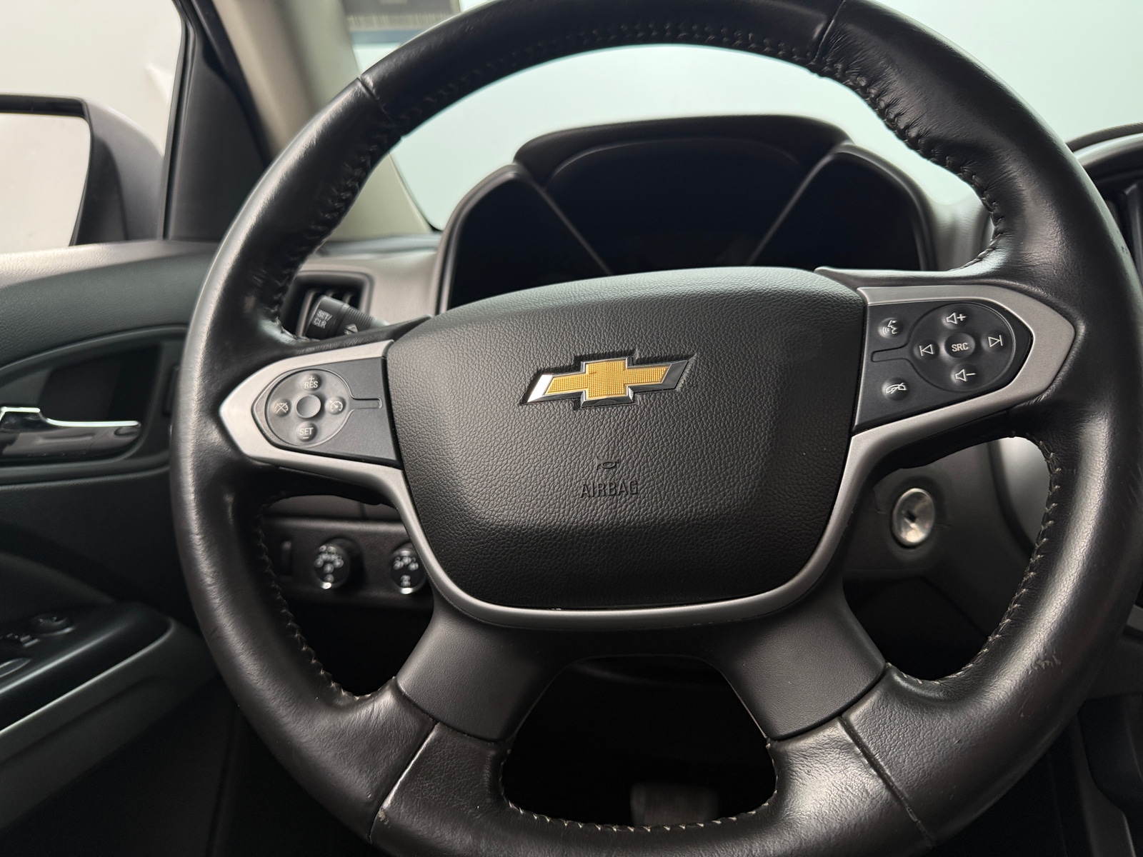 Thumbnail: 2015 Chevrolet Colorado - 4