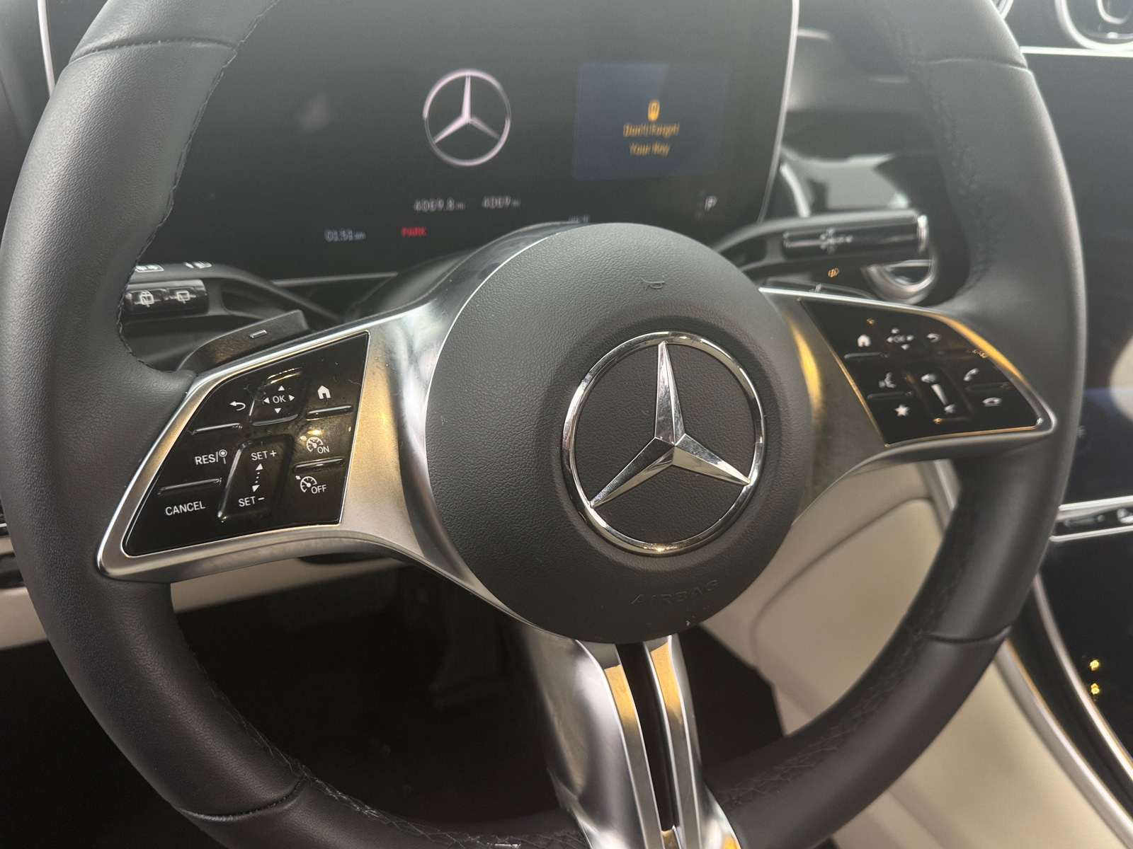 Thumbnail: 2025 Mercedes-Benz GLC - 4