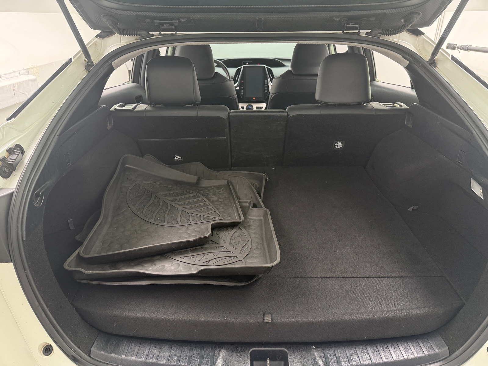 Thumbnail: 2017 Toyota Prius Prime - 6