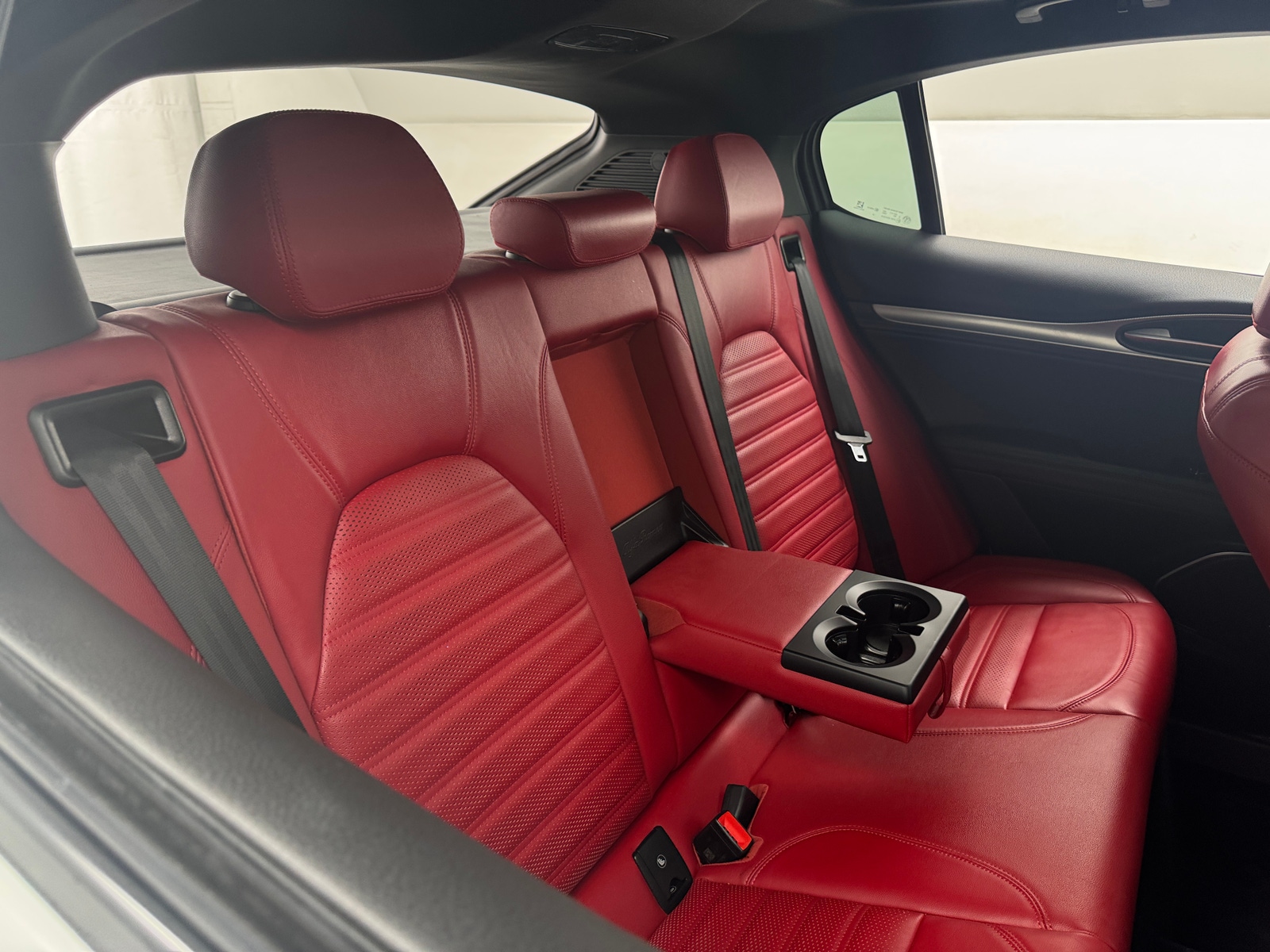 Thumbnail: 2022 Alfa Romeo Stelvio - 5