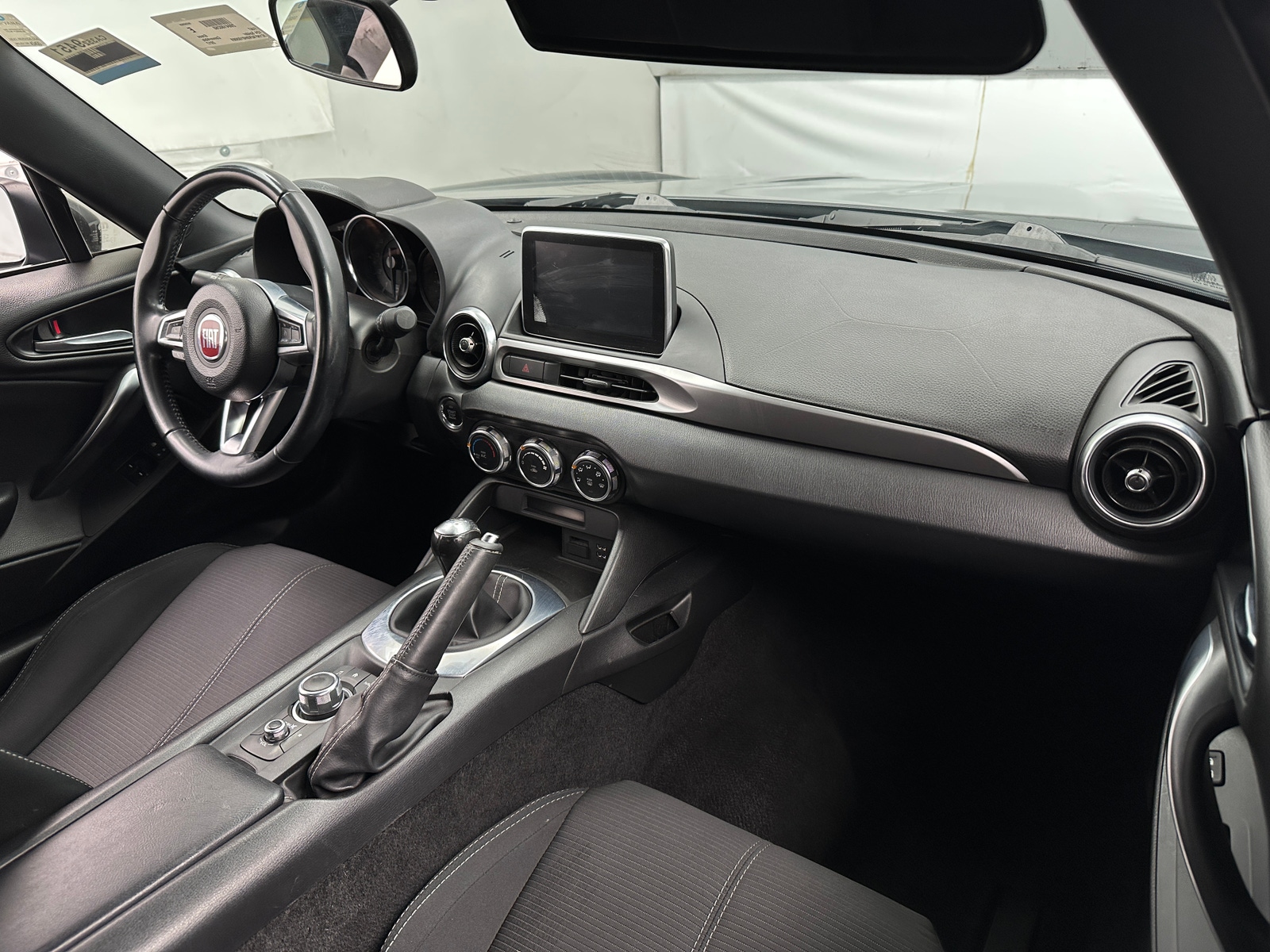 Thumbnail: 2017 Fiat 124 Spider - 3