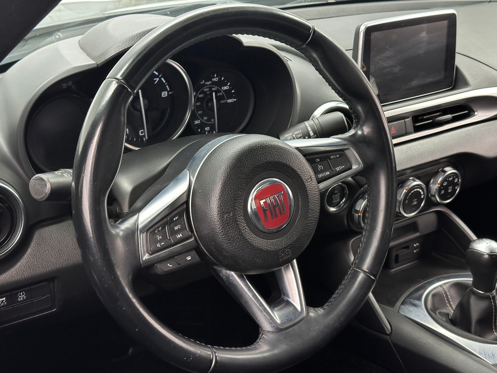 Thumbnail: 2017 Fiat 124 Spider - 5