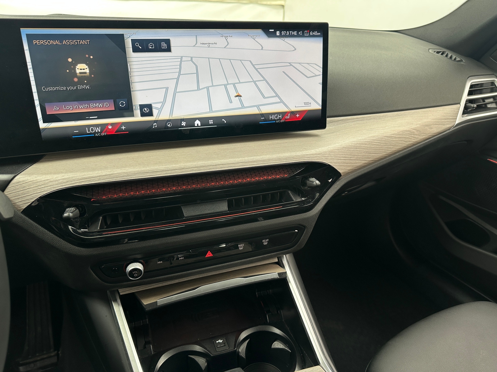 Thumbnail: 2025 BMW 3 Series - 3