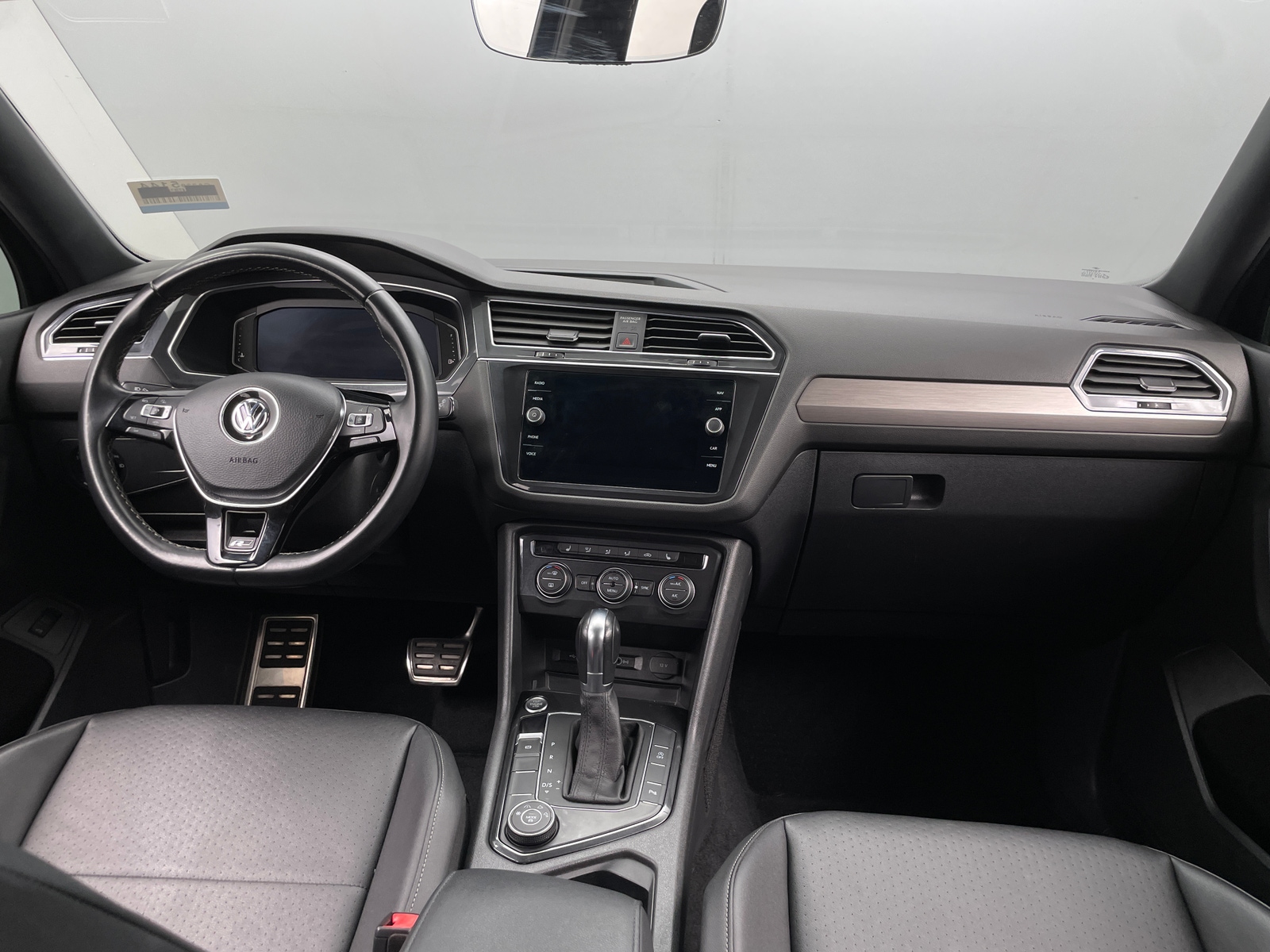 Thumbnail: 2019 Volkswagen Tiguan - 2