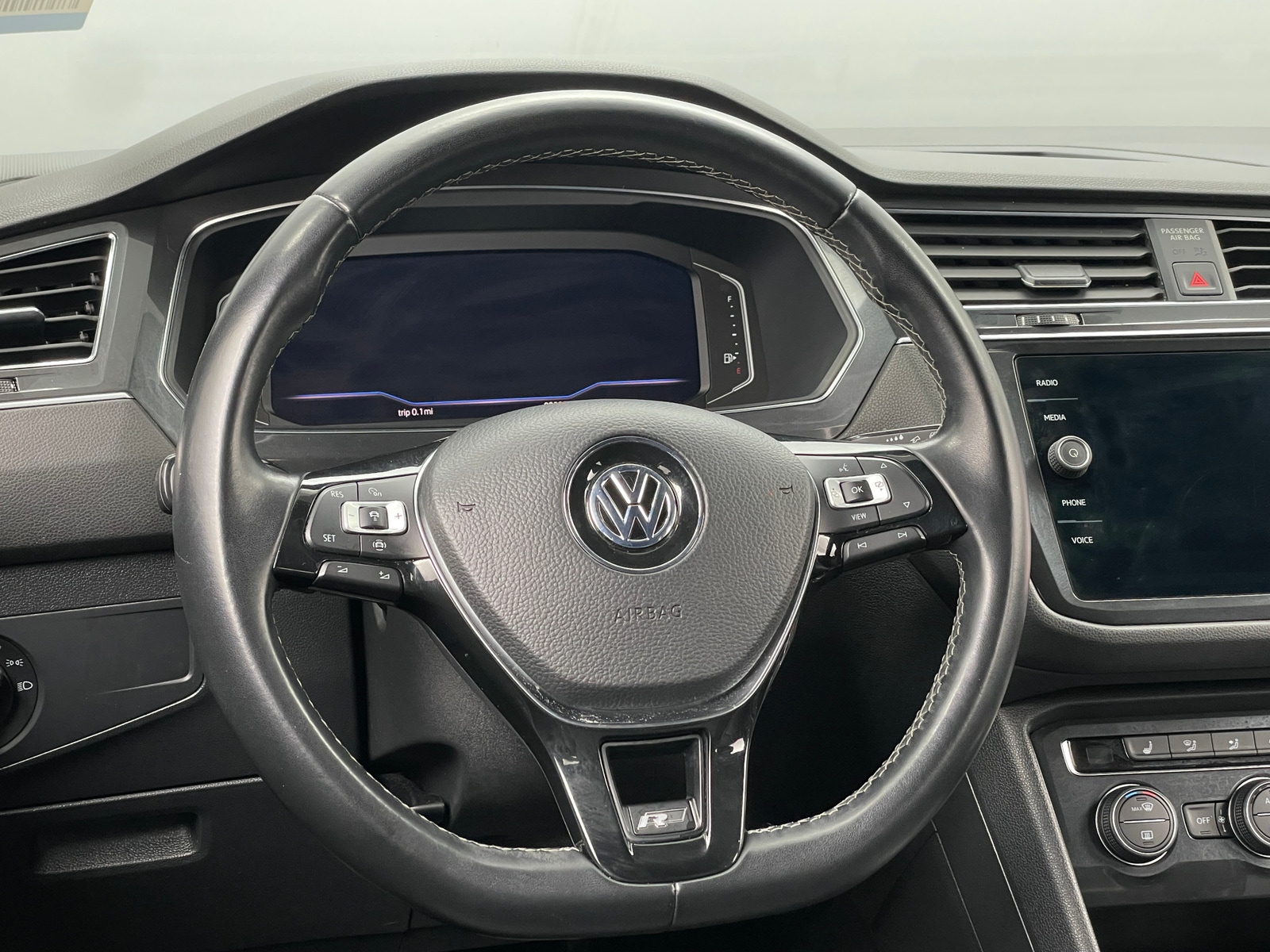 Thumbnail: 2019 Volkswagen Tiguan - 4