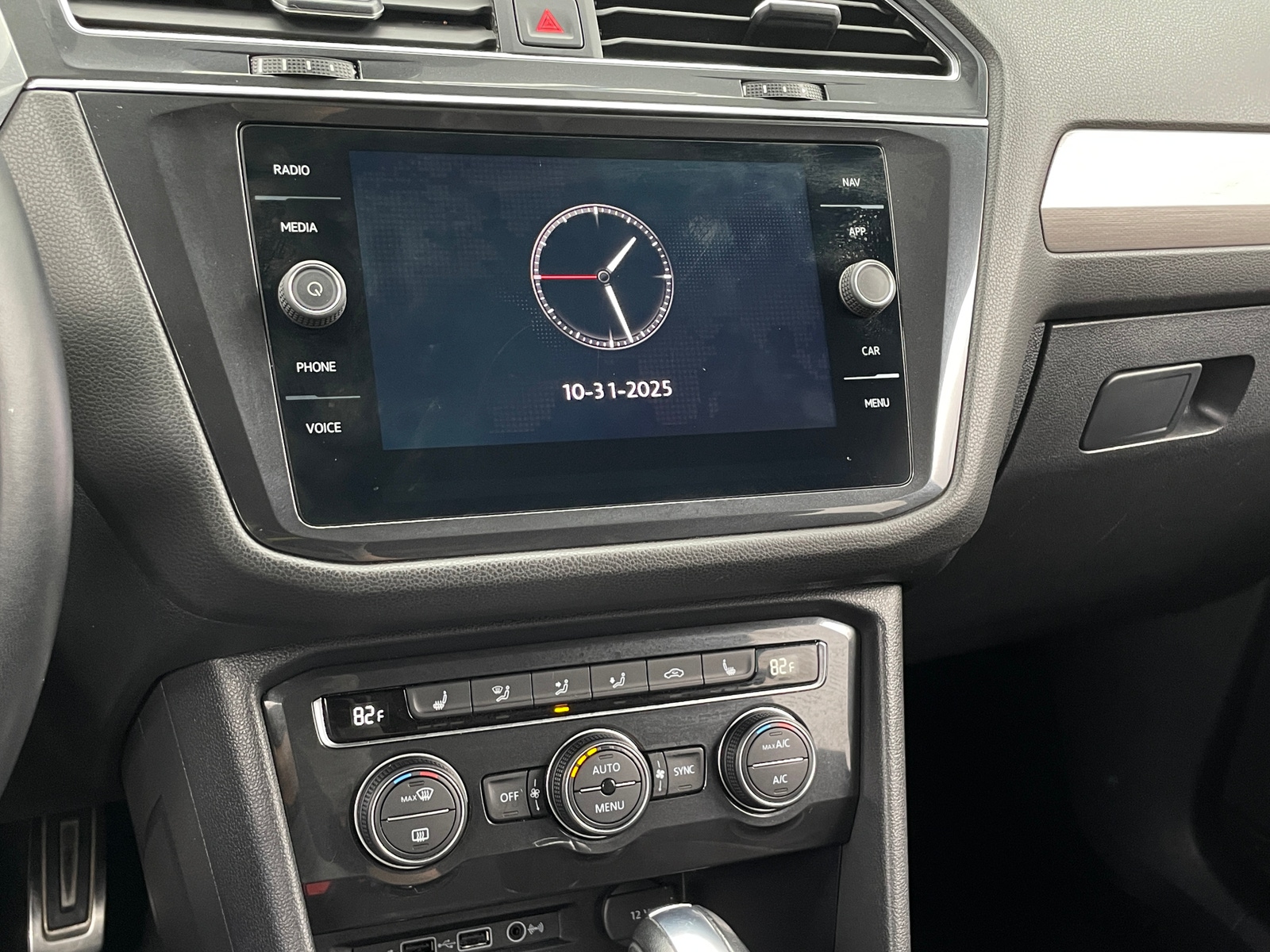 Thumbnail: 2019 Volkswagen Tiguan - 3