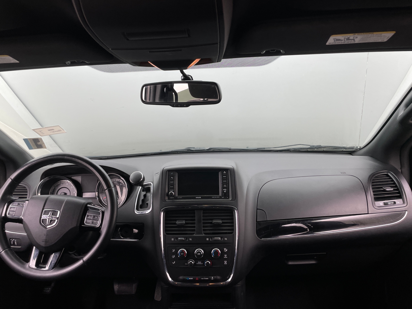 Thumbnail: 2018 Dodge Grand Caravan - 3