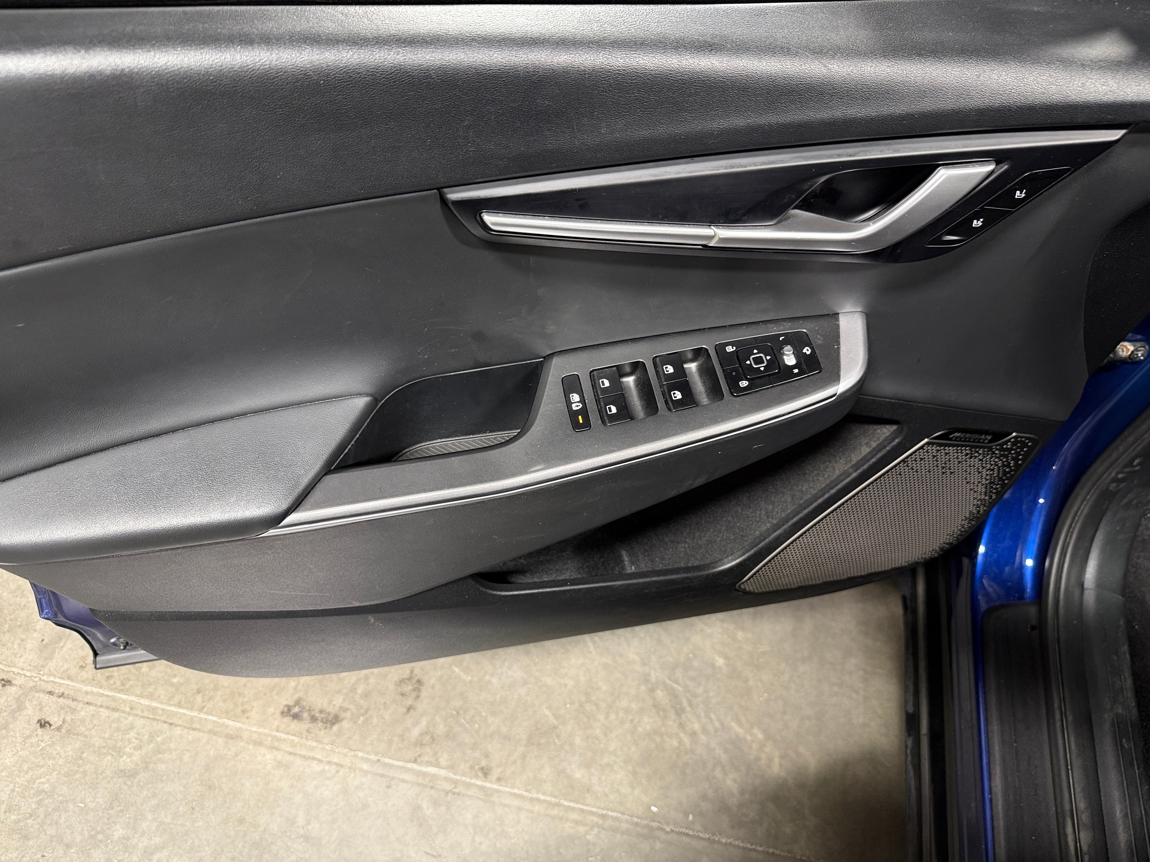 Used 2023 Kia EV6 Wind with VIN KNDC3DLC1P5122994 for sale in Oak Creek, WI