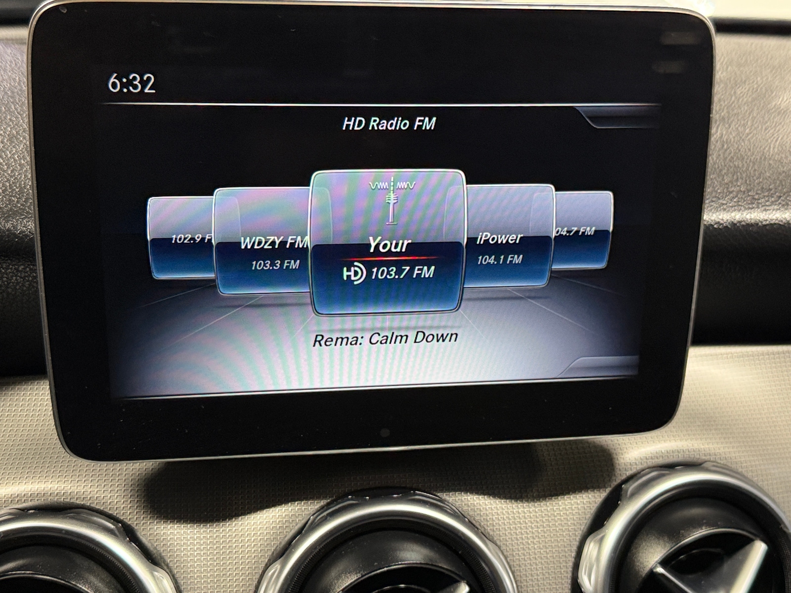 Thumbnail: 2020 Mercedes-Benz GLA - 3