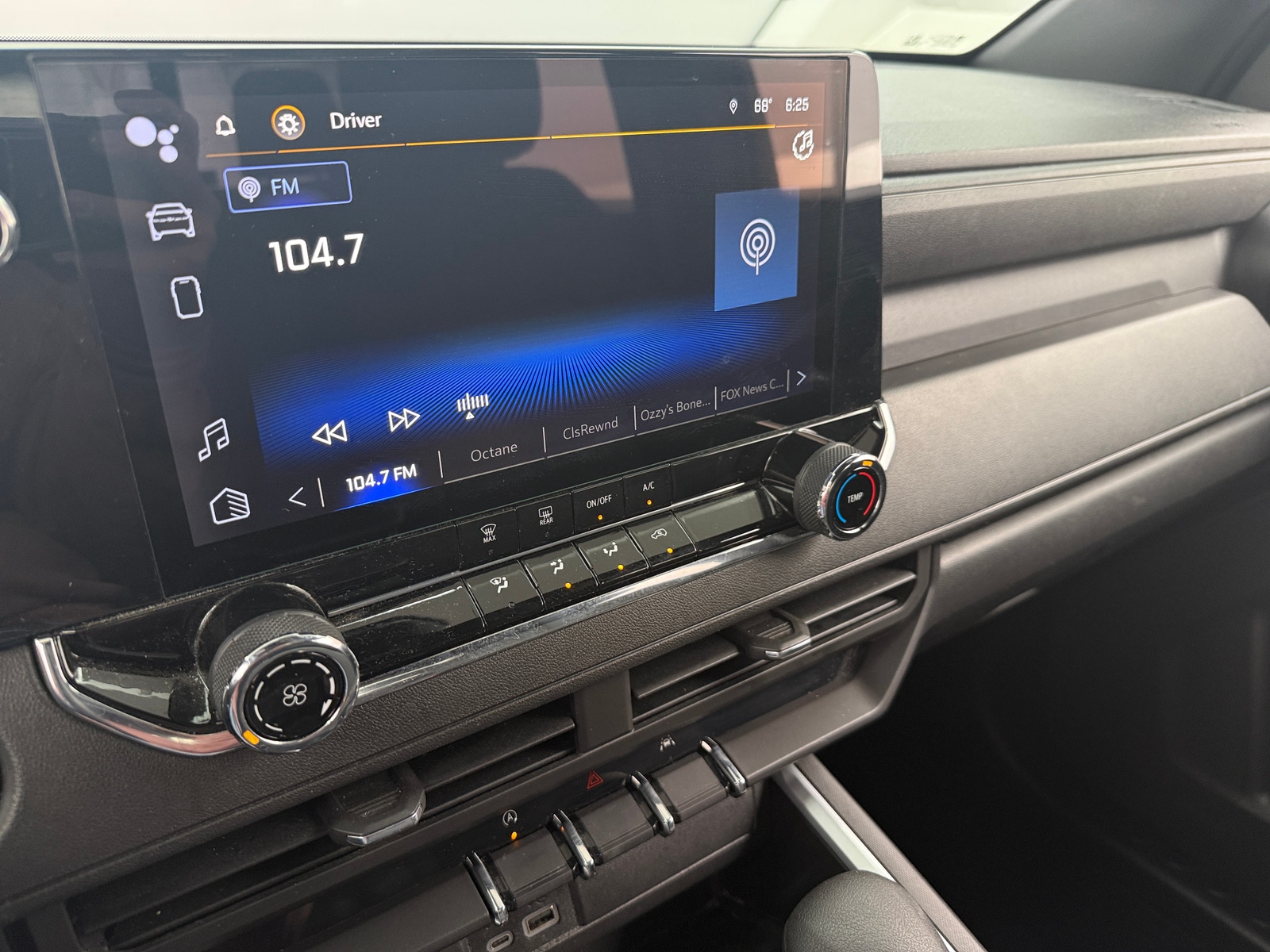 Thumbnail: 2023 Chevrolet Colorado - 4