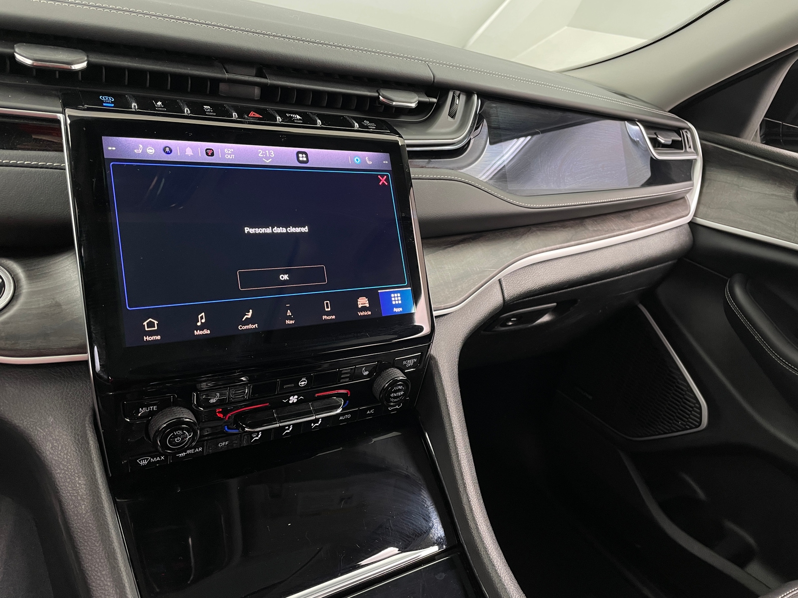 Thumbnail: 2022 Jeep Grand Cherokee - 3