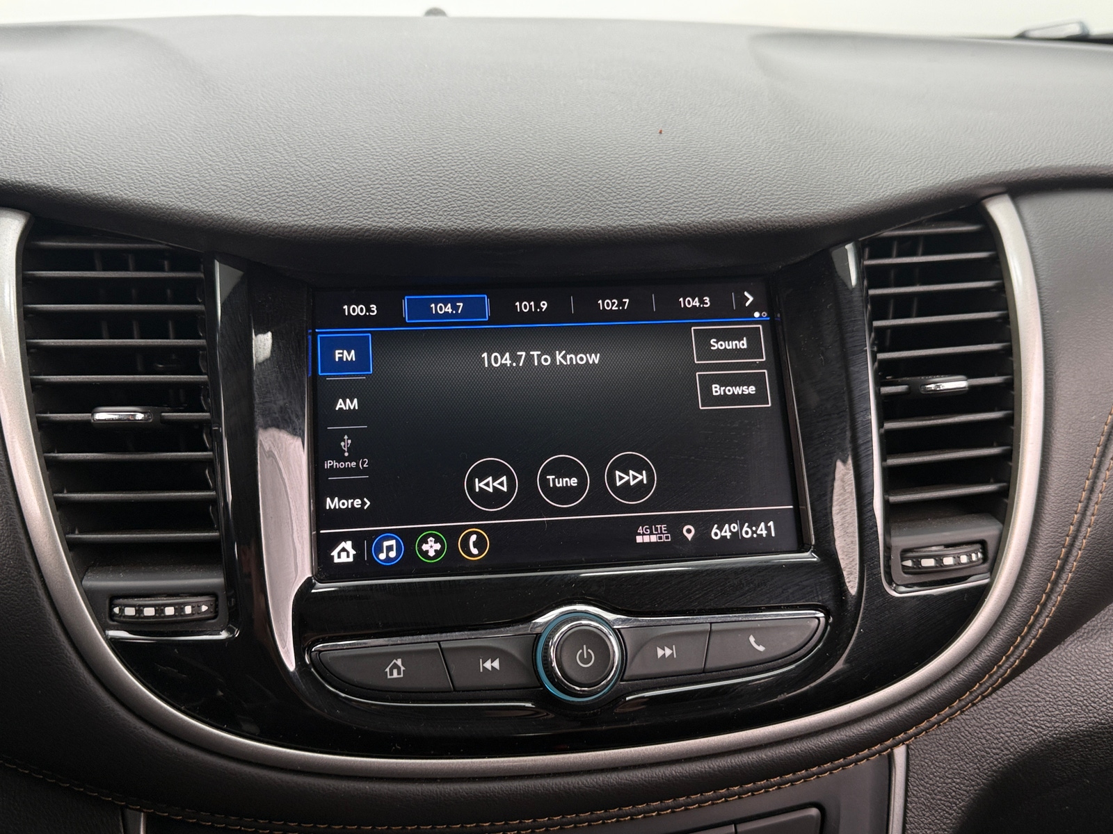 Thumbnail: 2020 Chevrolet Trax - 4