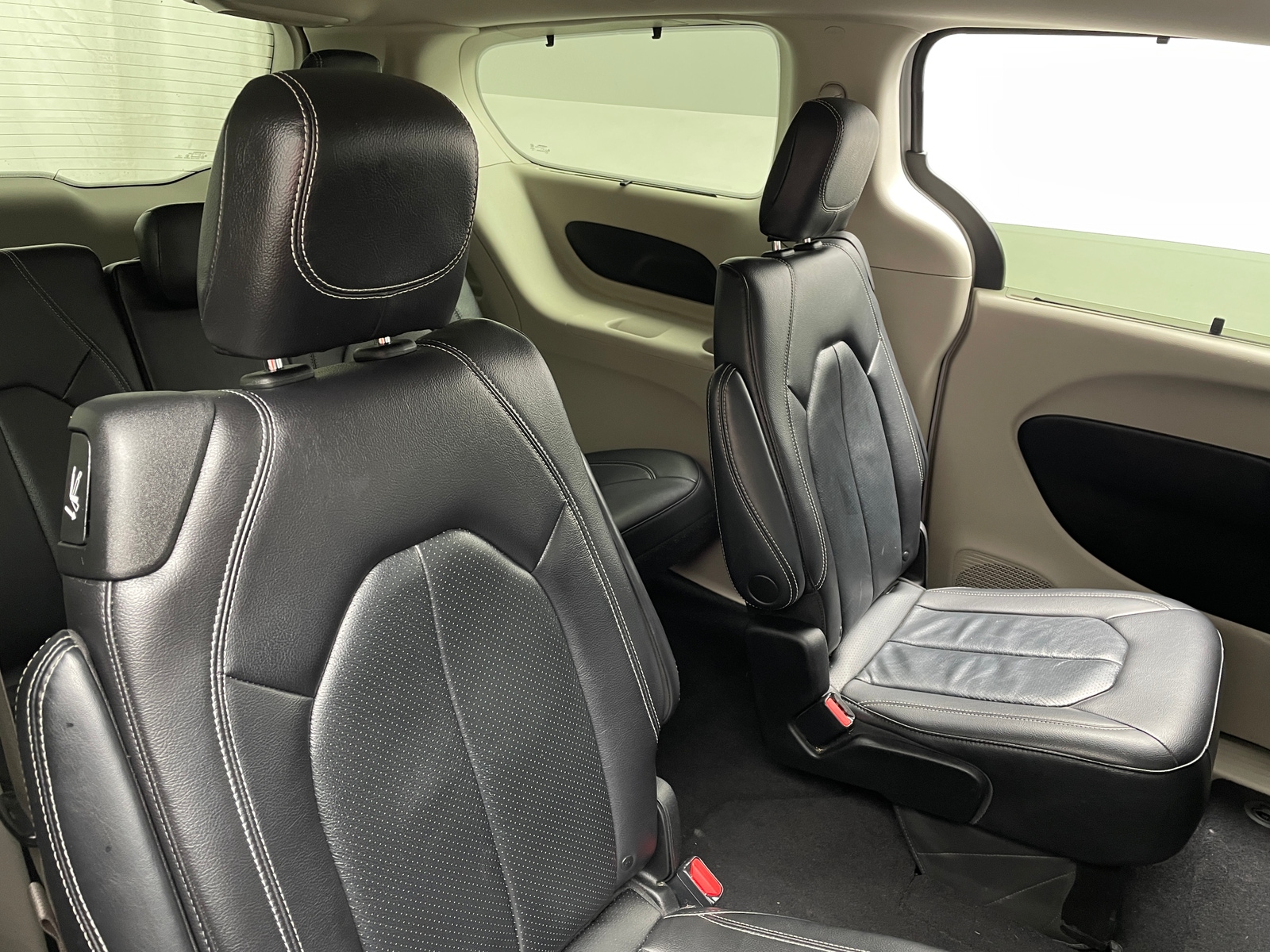 Thumbnail: 2022 Chrysler Pacifica - 5