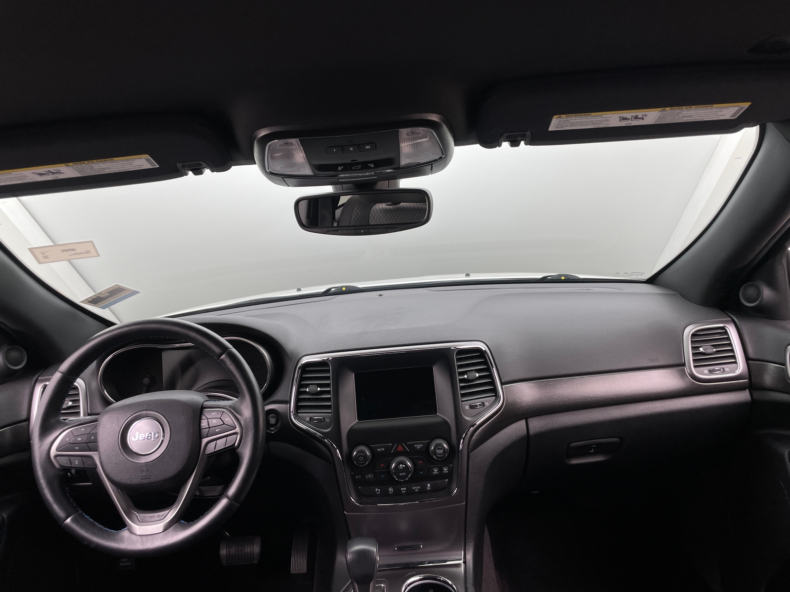 Thumbnail: 2018 Jeep Grand Cherokee - 3