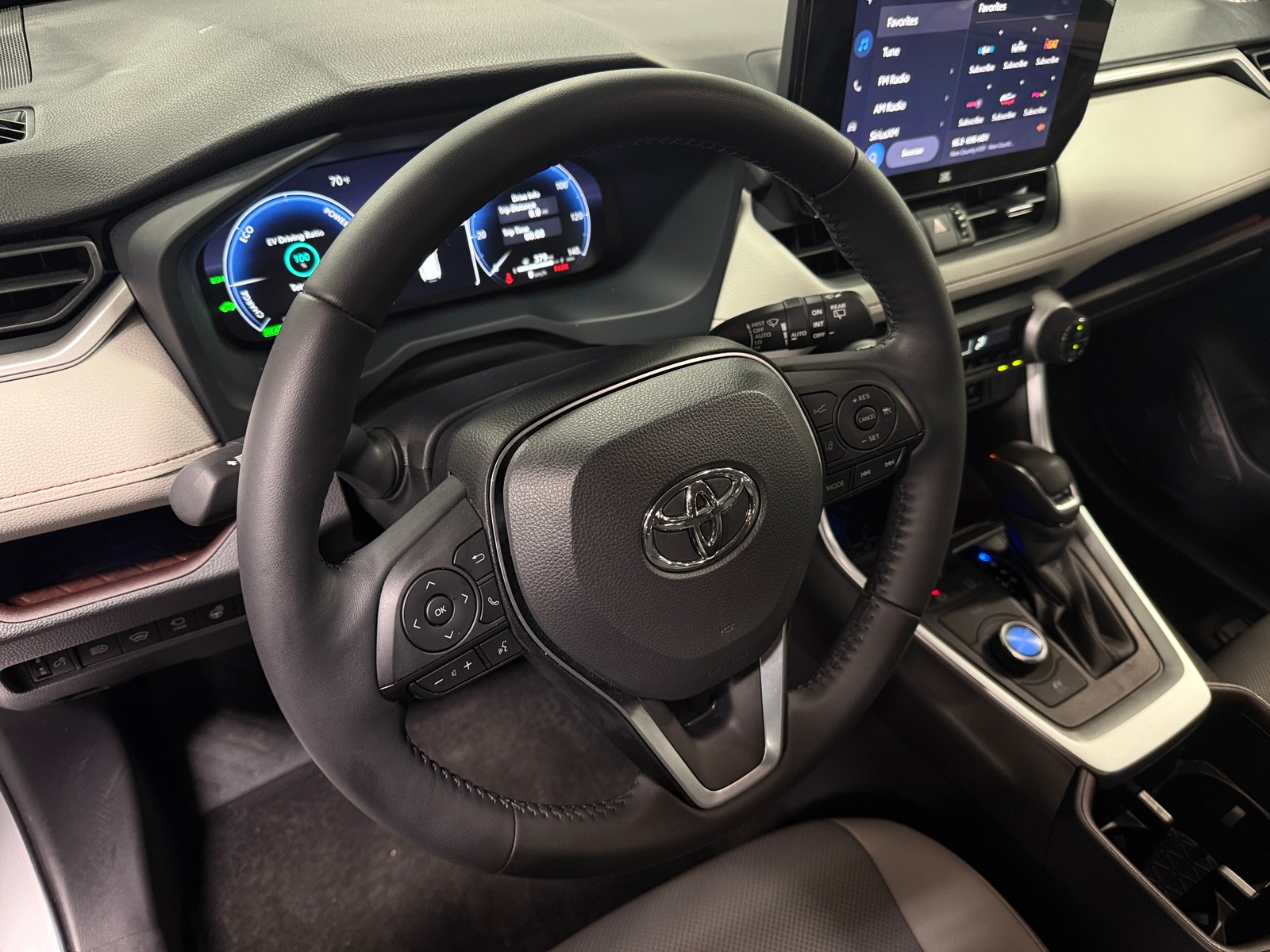 Thumbnail: 2025 Toyota RAV4 - 4