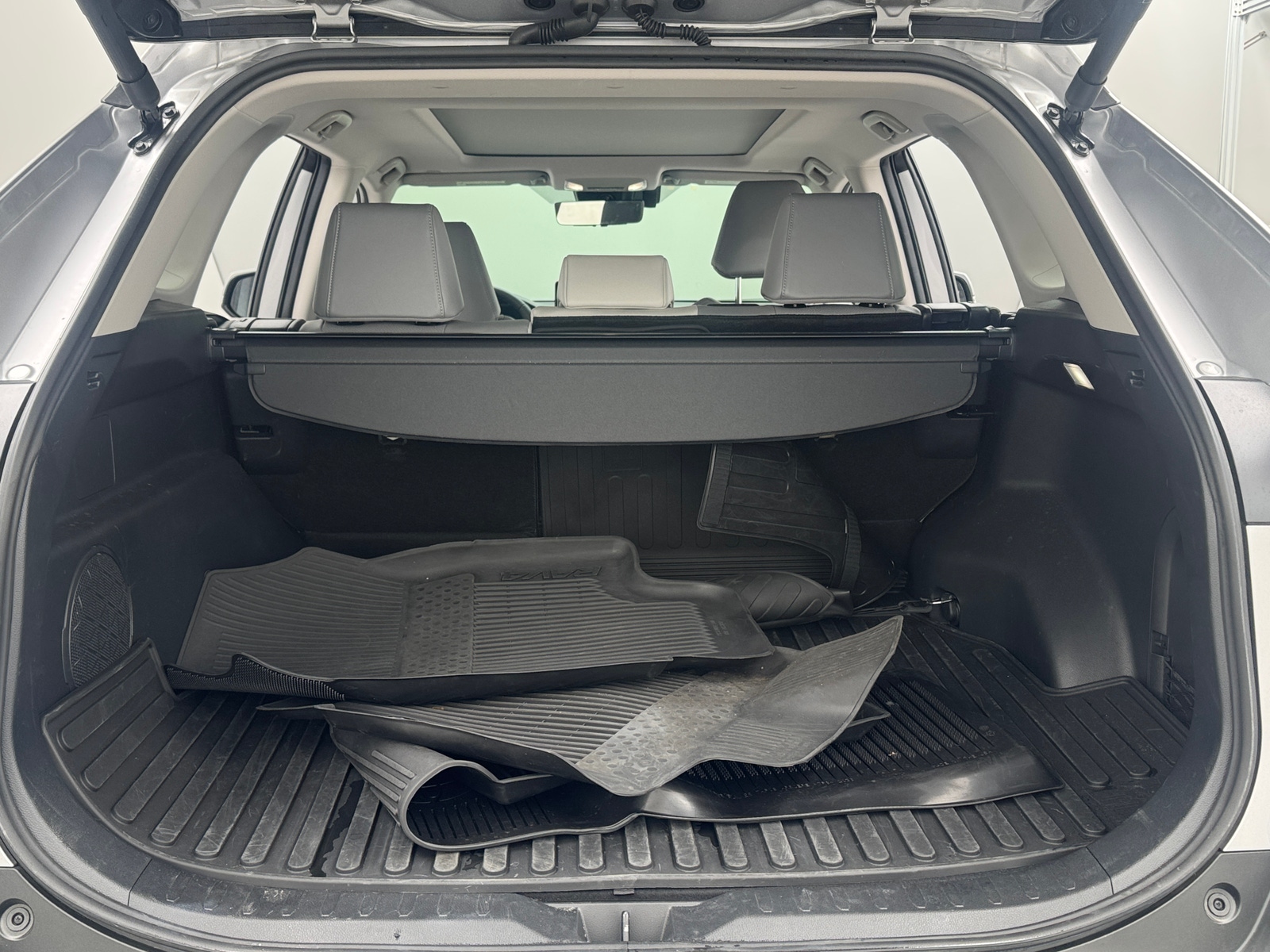 Thumbnail: 2025 Toyota RAV4 - 6