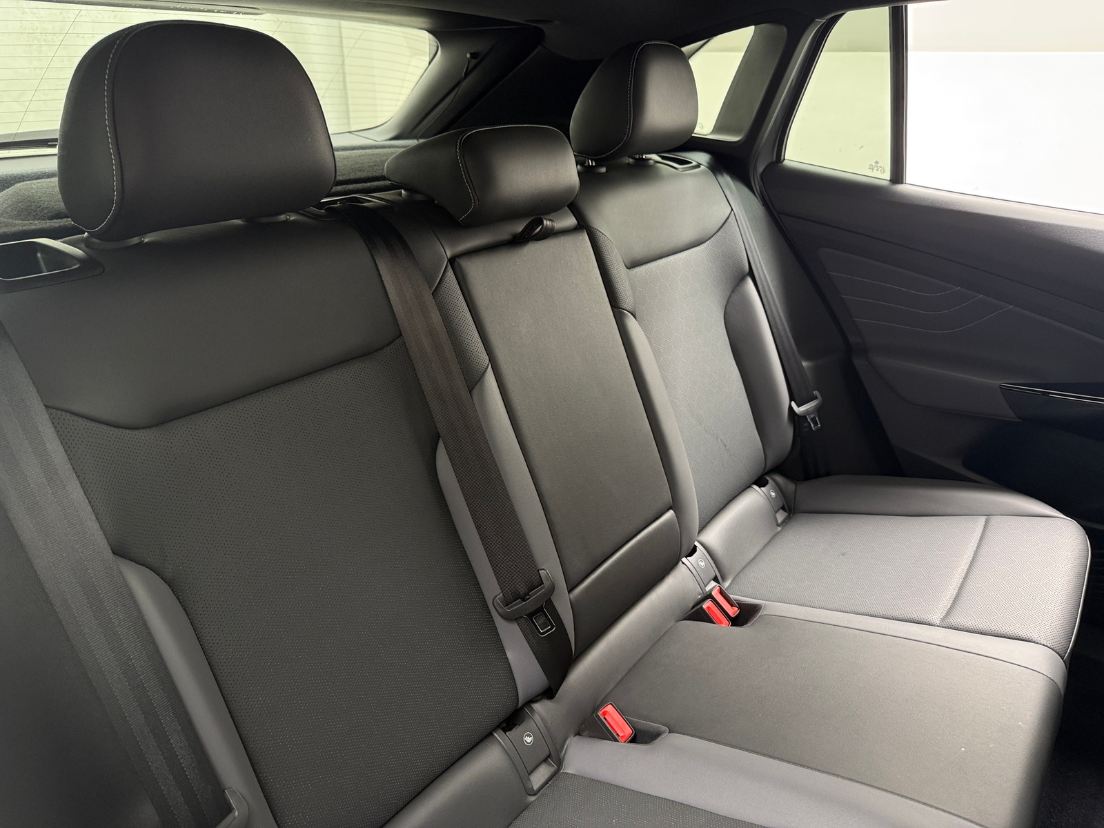 Thumbnail: 2023 Volkswagen ID.4 - 5