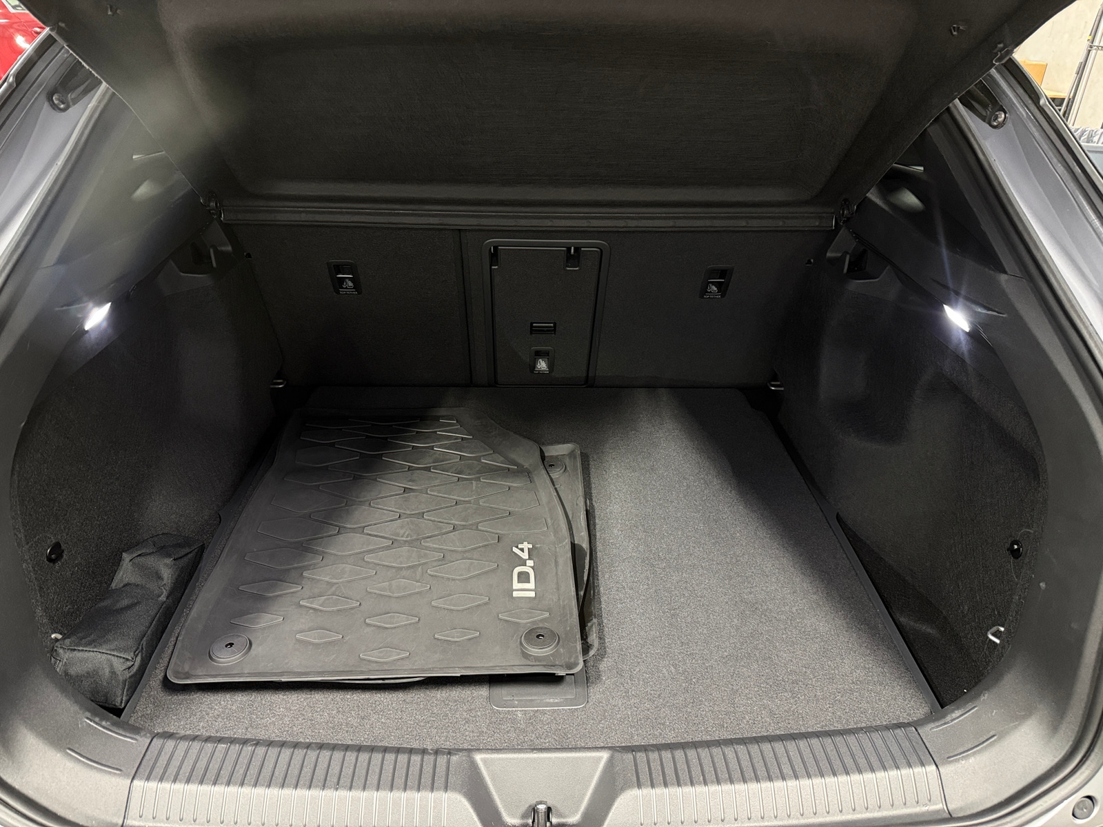 Thumbnail: 2023 Volkswagen ID.4 - 6