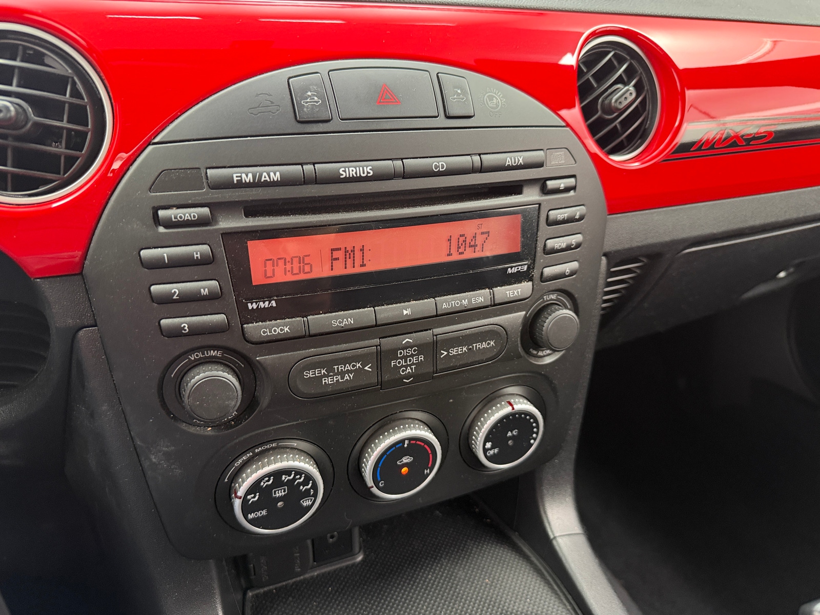 Thumbnail: 2013 Mazda MX-5 Miata - 4